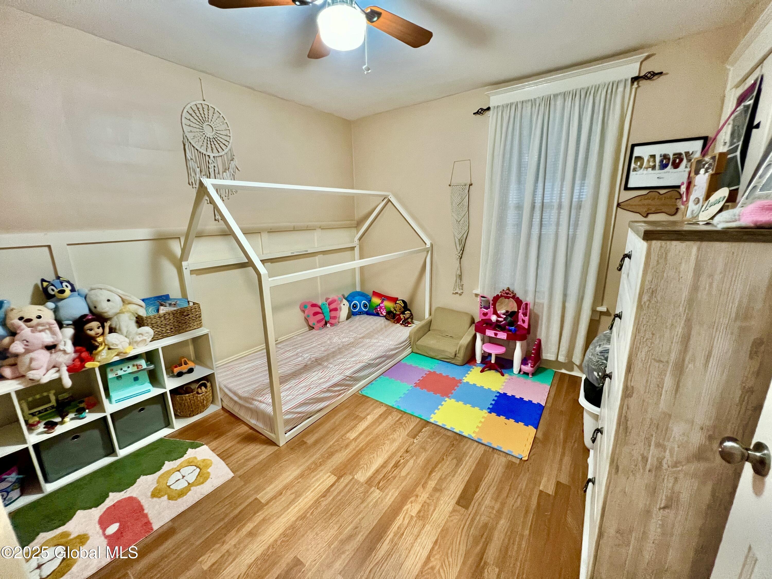 Schenectady, New York 12303, United States, 4 Bedrooms Bedrooms, ,3 BathroomsBathrooms,Residential,Pending,152810