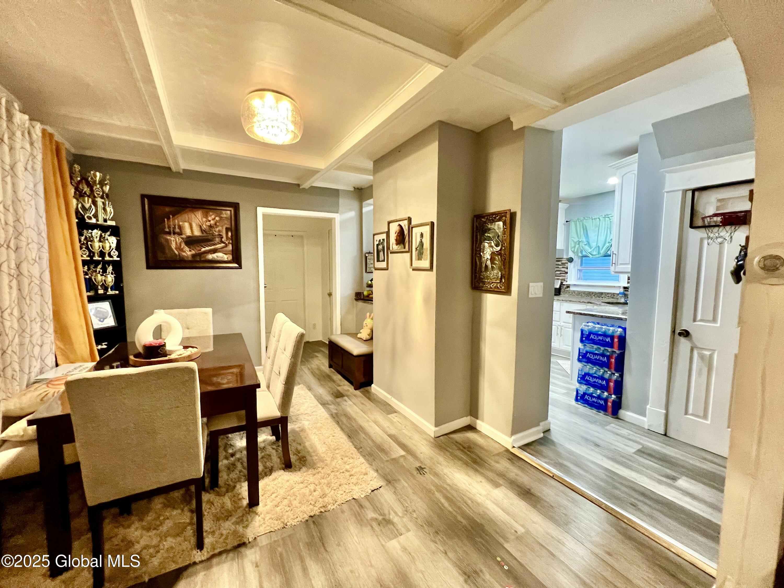 Schenectady, New York 12303, United States, 4 Bedrooms Bedrooms, ,3 BathroomsBathrooms,Residential,Pending,152810