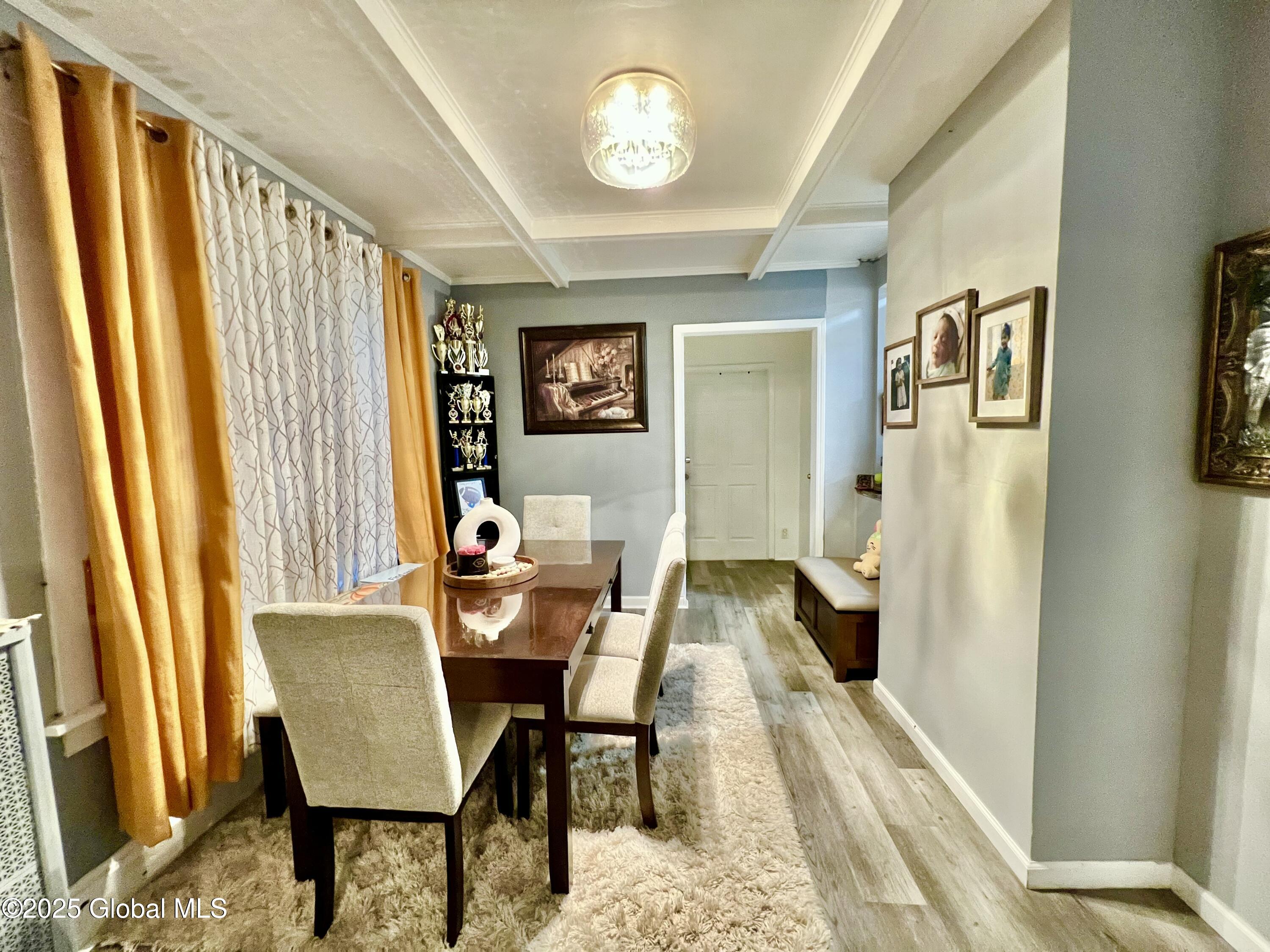 Schenectady, New York 12303, United States, 4 Bedrooms Bedrooms, ,3 BathroomsBathrooms,Residential,Pending,152810