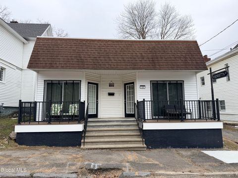 Homes For Sale - 15 Henrietta Street<br/> Amsterdam, NY 12010