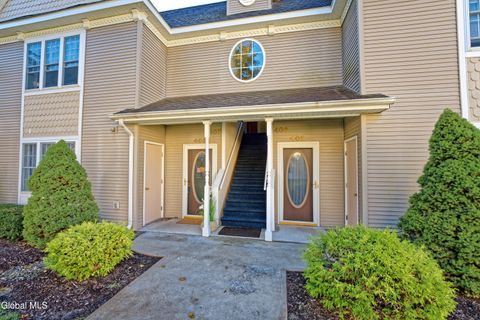 Photo of 407 Mallards Pond Lane, Schenectady, NY 12303 (MLS # 202527313)