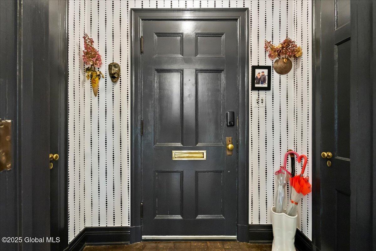 27 Horicon Avenue, Glens Falls, New York image 4