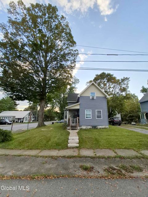 Homes For Sale - 8 Green Street<br/> Mayfield, NY 12117