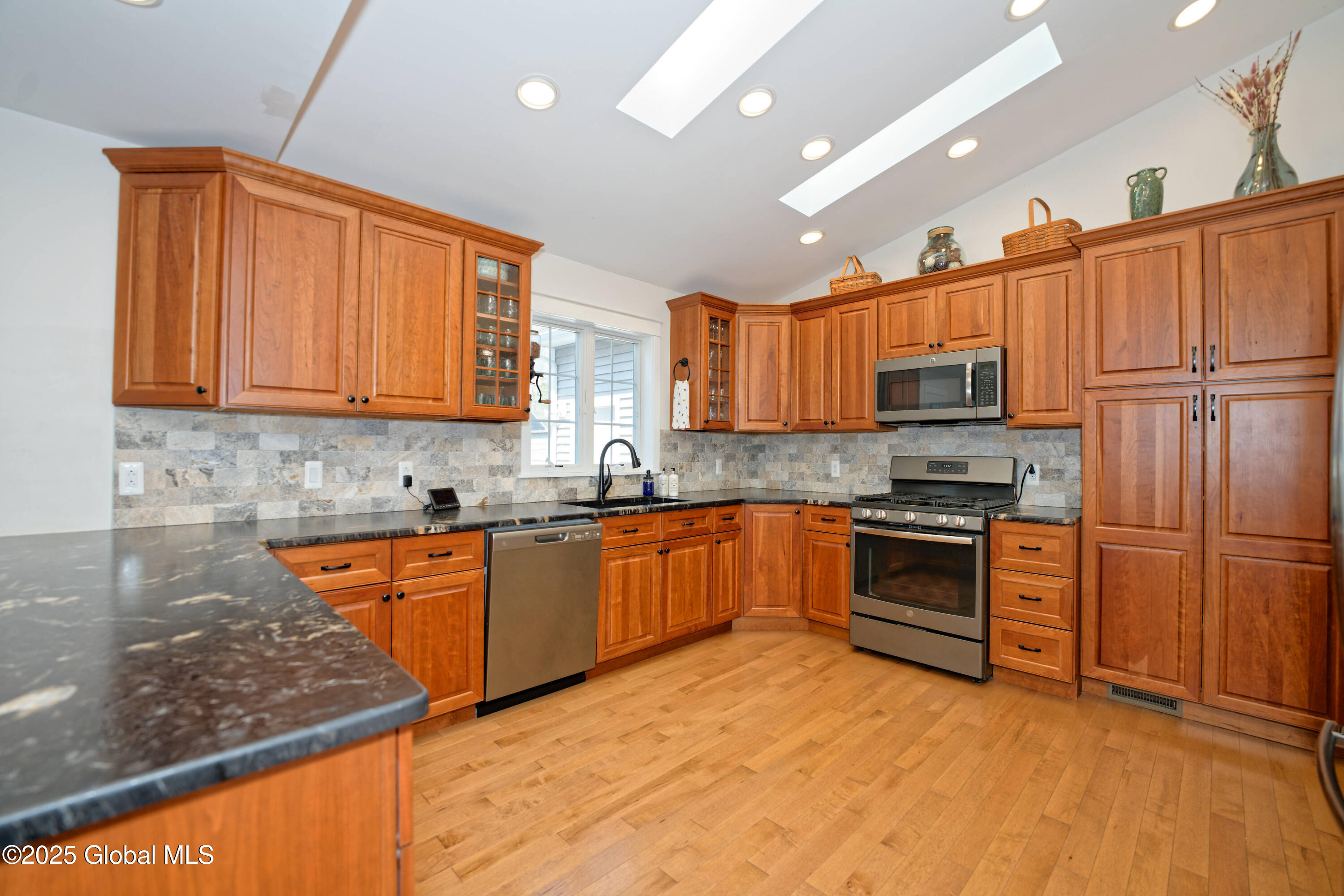 19 Montgomery Court, West Sand Lake, New York image 25