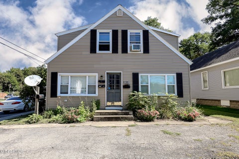 Photo of 2003 Hamburg Street, Schenectady, NY 12304 (MLS # 202626557)
