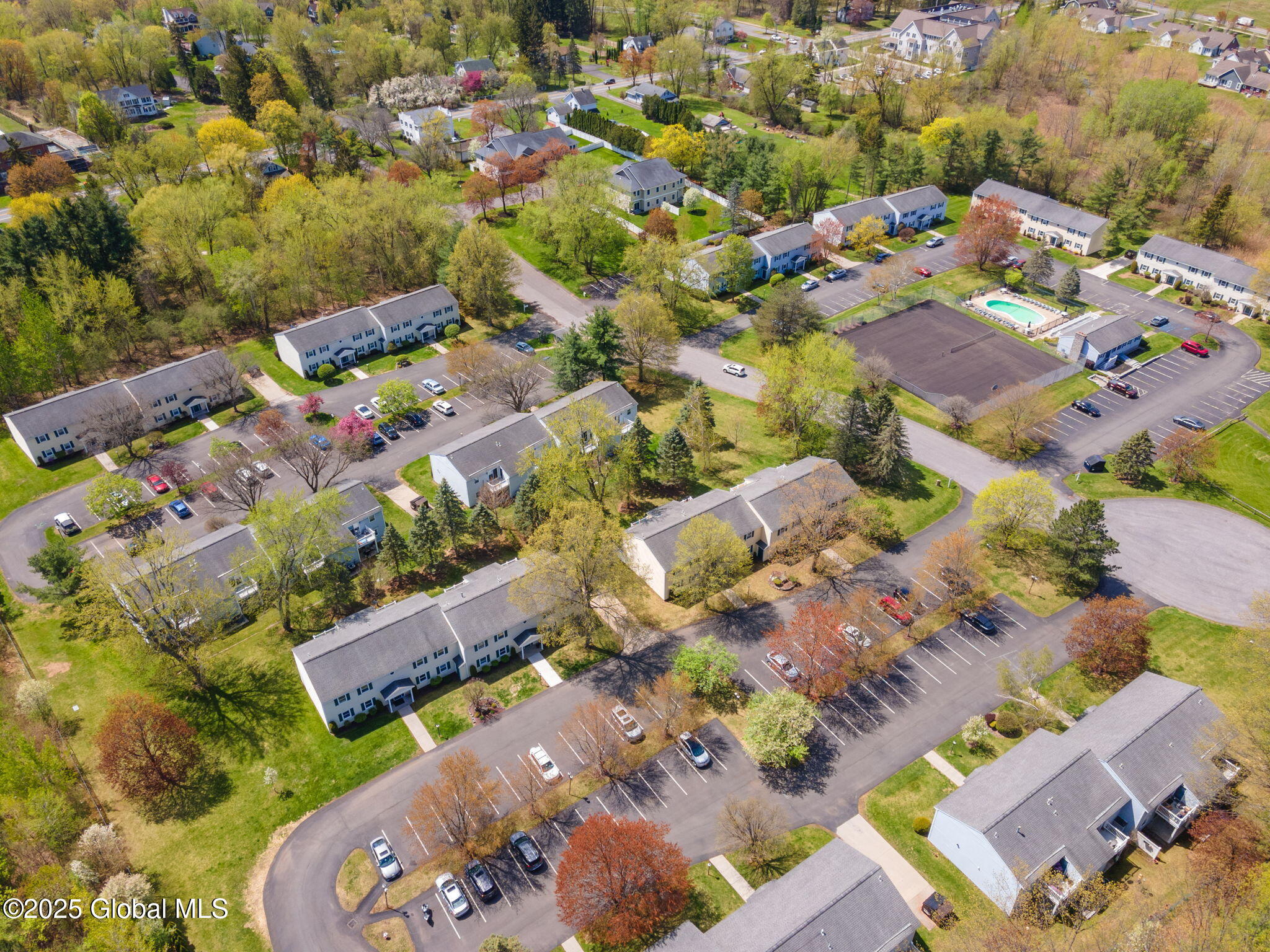 144 Cedarview Lane, Colonie, New York image 5