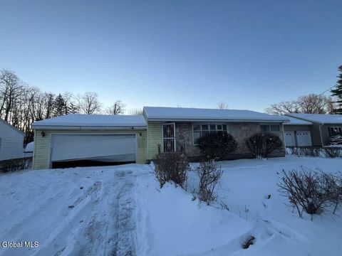 Photo of 72 Cordell Road, Niskayuna, NY 12304 (MLS # 202530460)