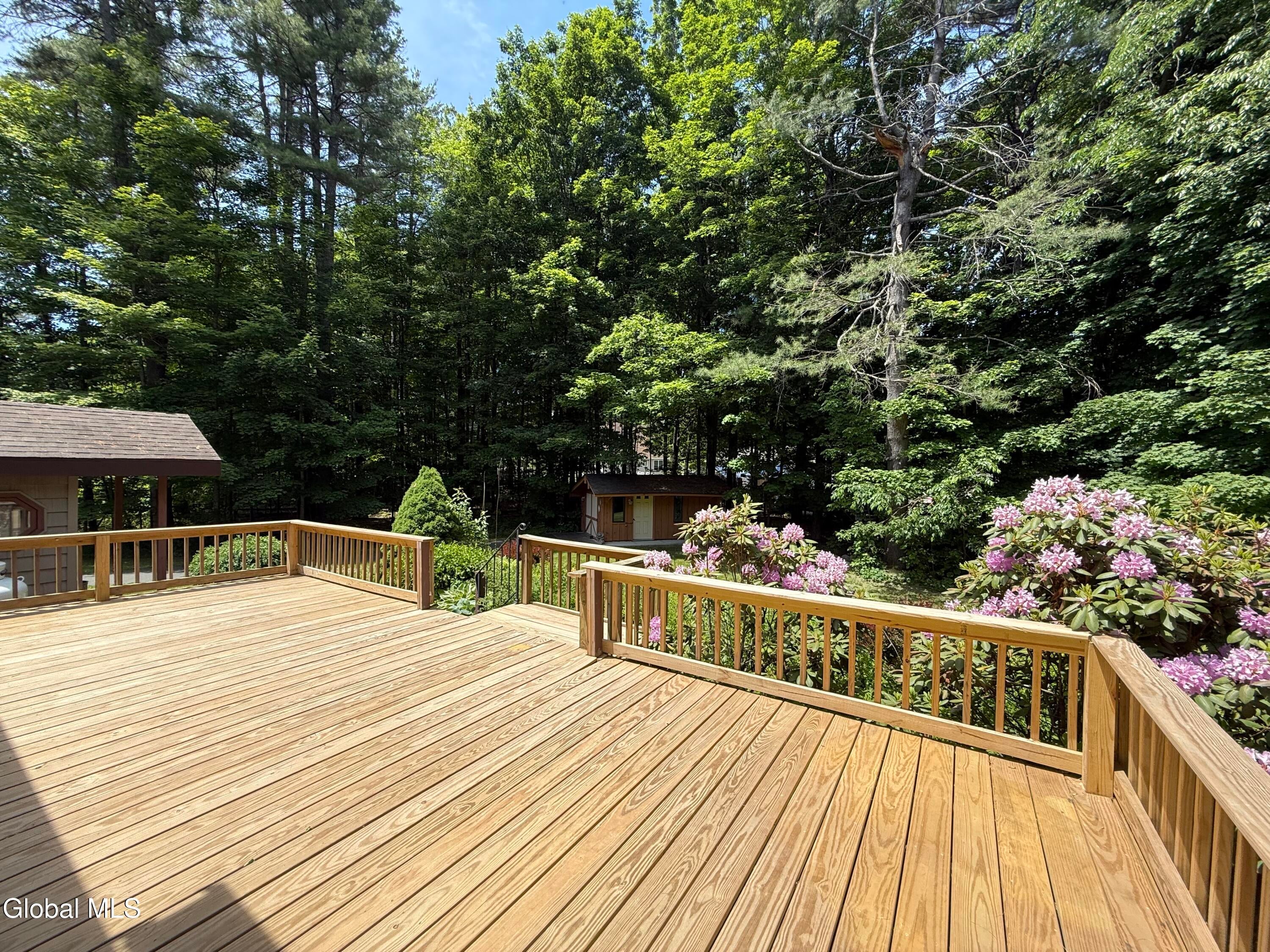371 Lakeview Road
