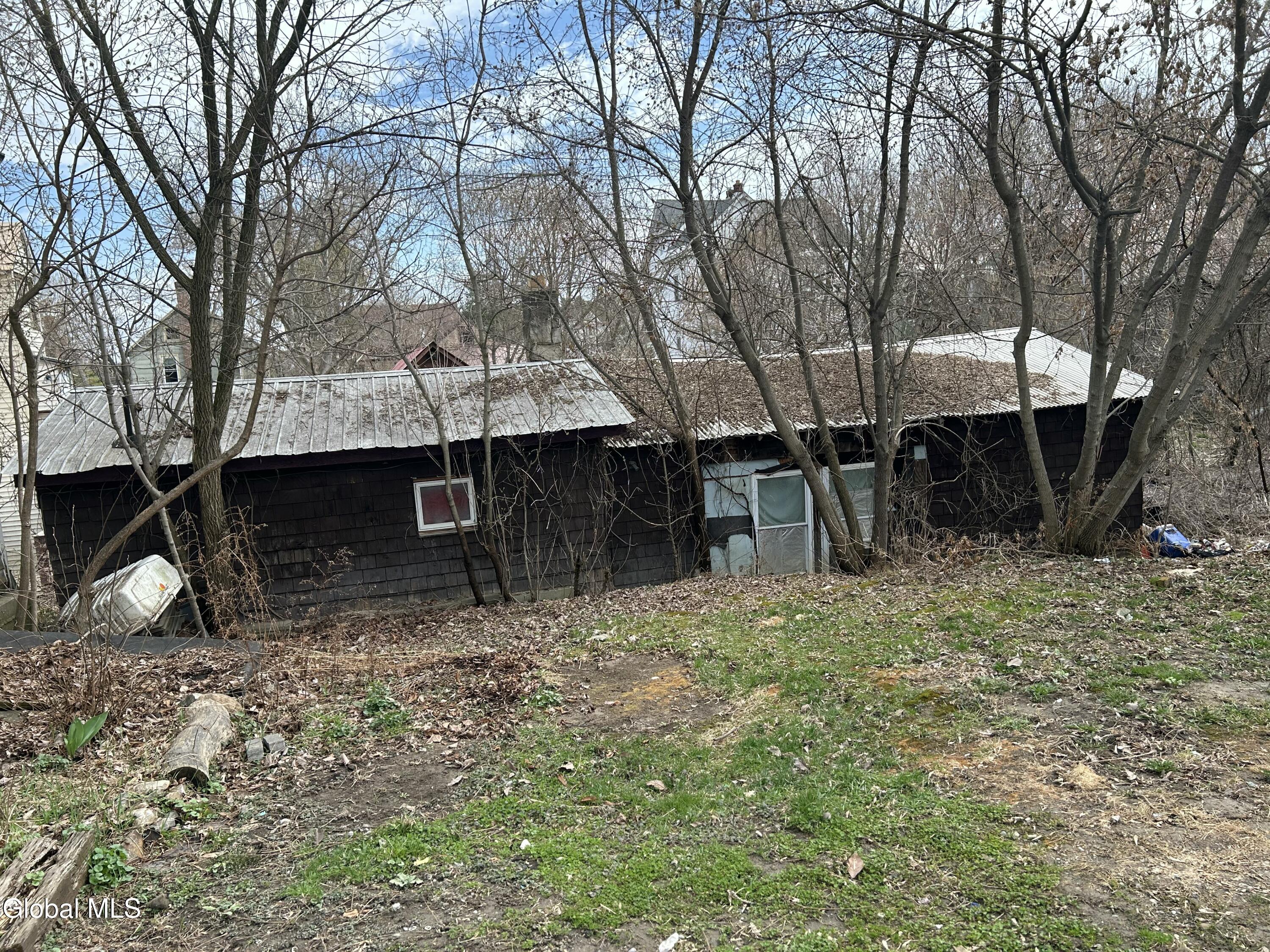 24 Algonkin Street