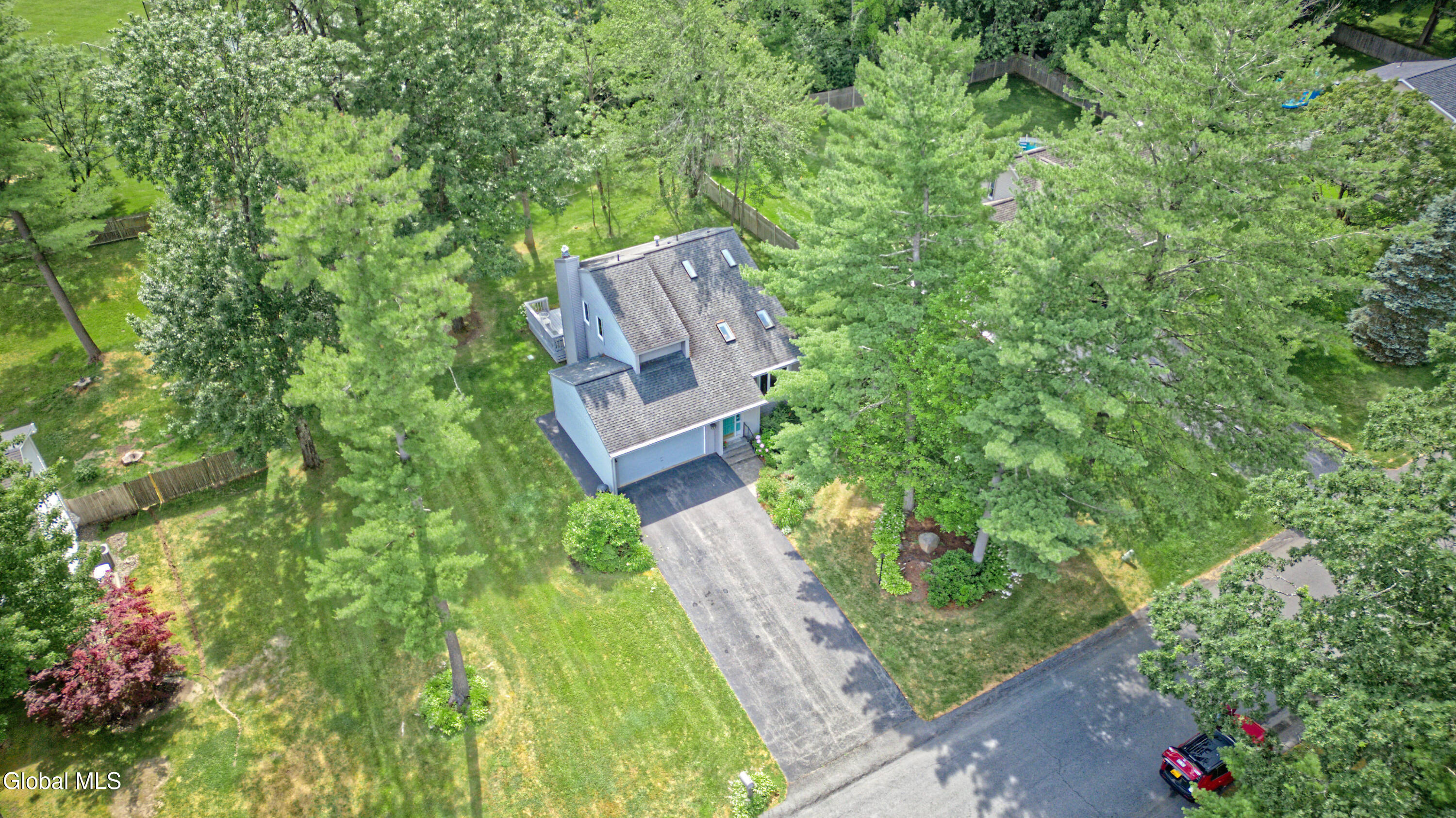 35 Warwick Way
