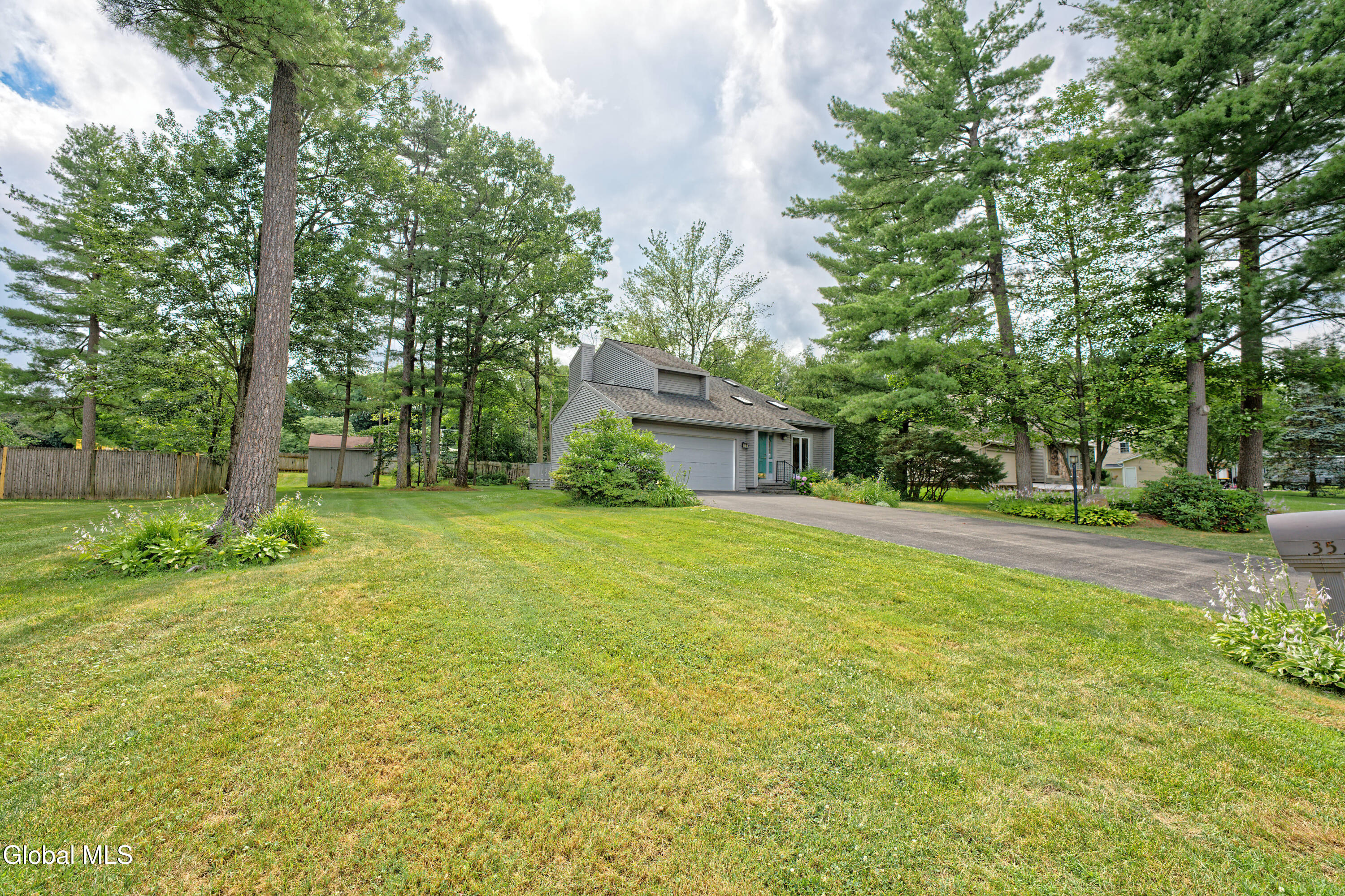 35 Warwick Way
