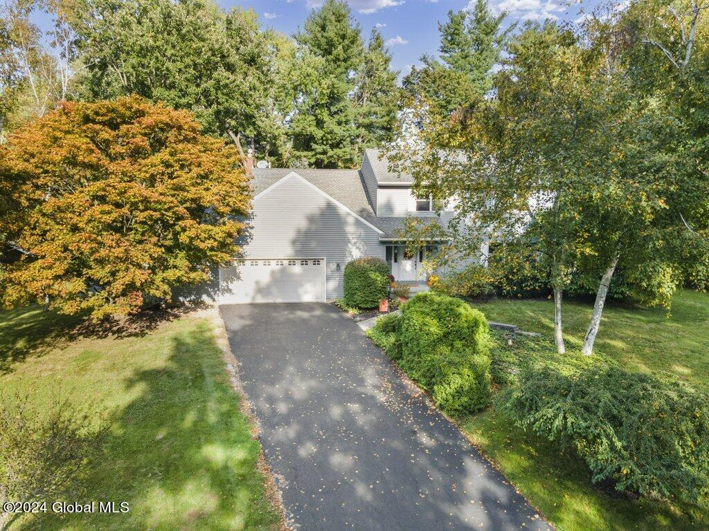 4 Brookhaven Drive, Niskayuna, New York image 1