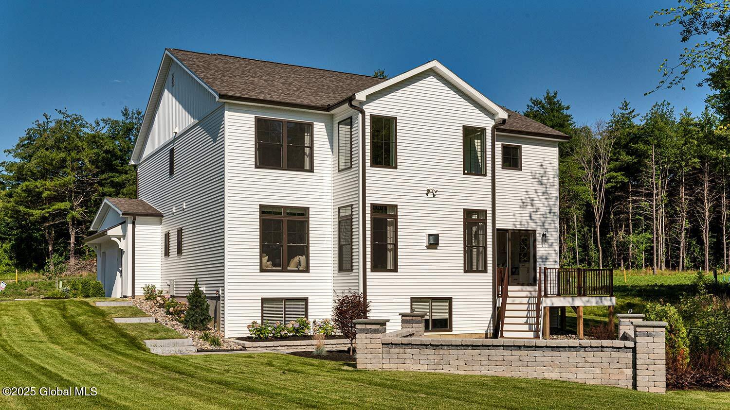 16 Bergen Place, Niskayuna, New York image 3