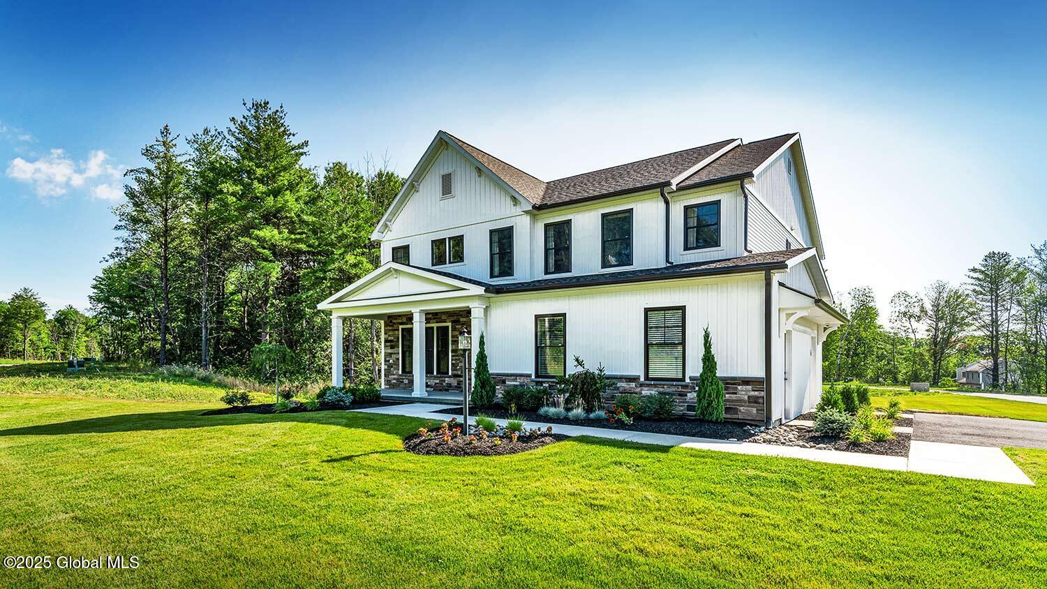 16 Bergen Place, Niskayuna, New York image 2