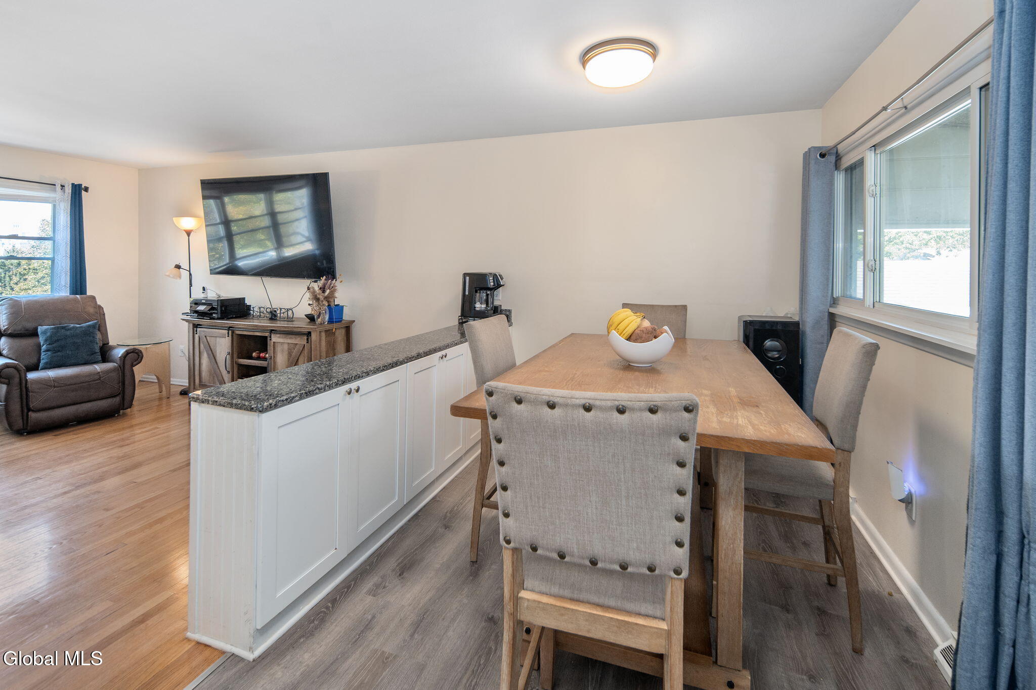 Rensselaer, New York 12144, United States, 3 Bedrooms Bedrooms, ,1 BathroomBathrooms,Residential,Active,225197