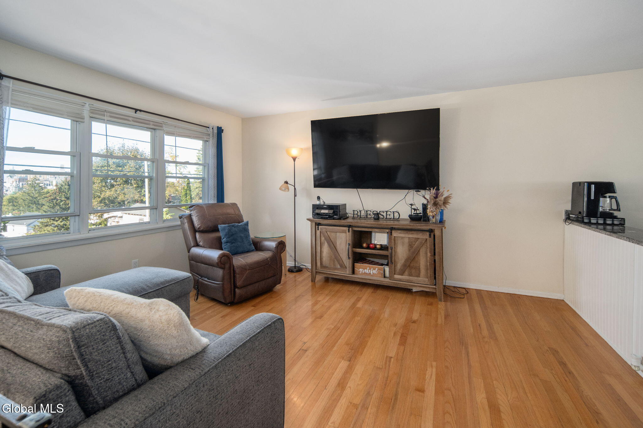 Rensselaer, New York 12144, United States, 3 Bedrooms Bedrooms, ,1 BathroomBathrooms,Residential,Active,225197