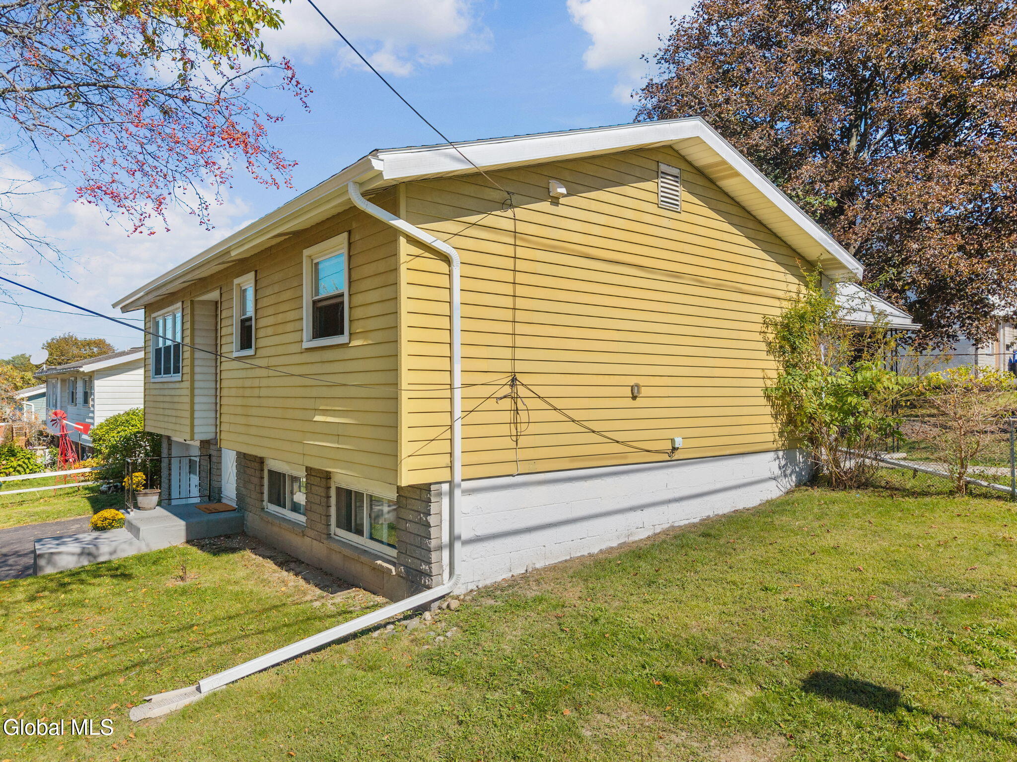 Rensselaer, New York 12144, United States, 3 Bedrooms Bedrooms, ,1 BathroomBathrooms,Residential,Active,225197