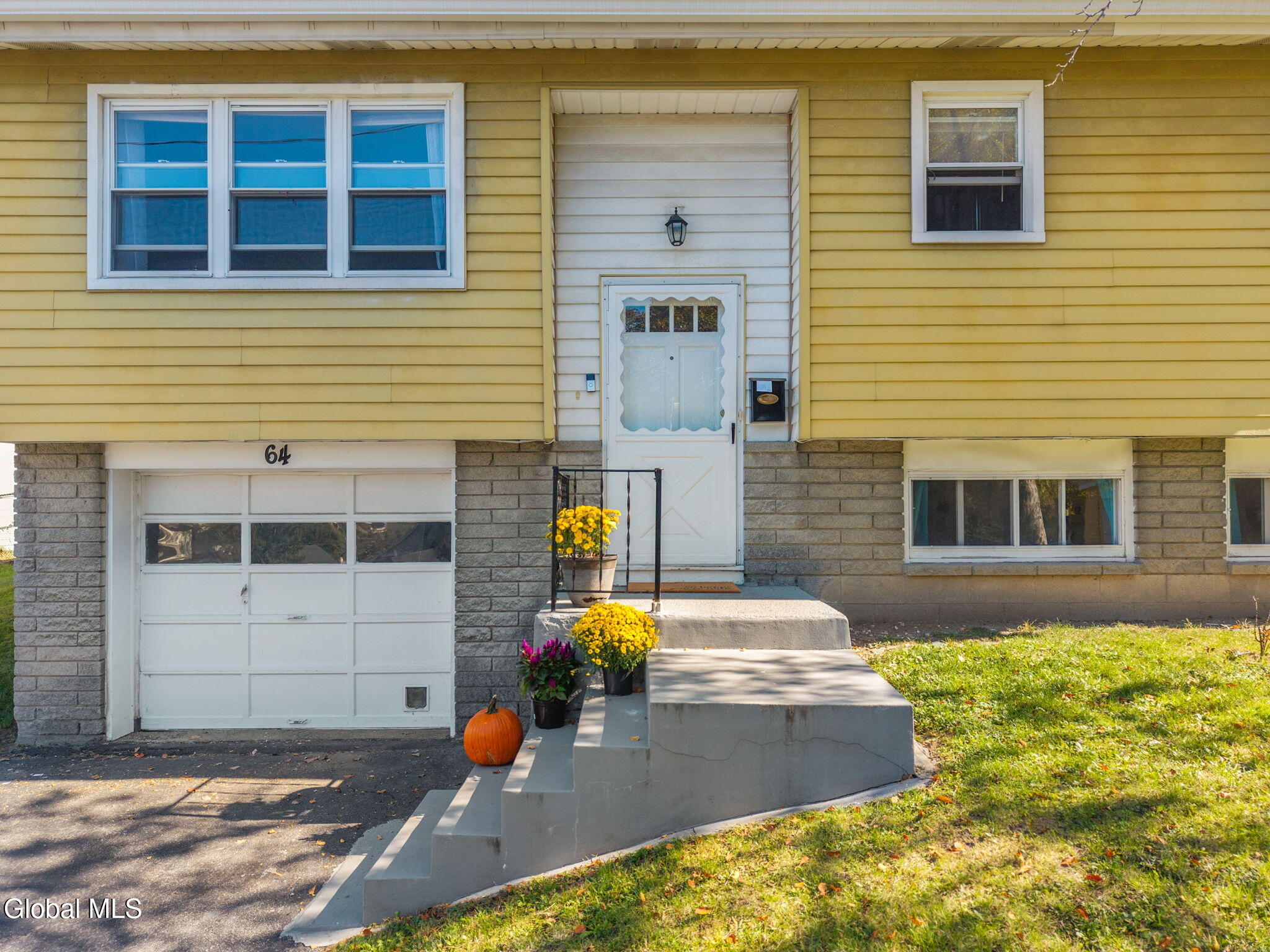 Rensselaer, New York 12144, United States, 3 Bedrooms Bedrooms, ,1 BathroomBathrooms,Residential,Active,225197