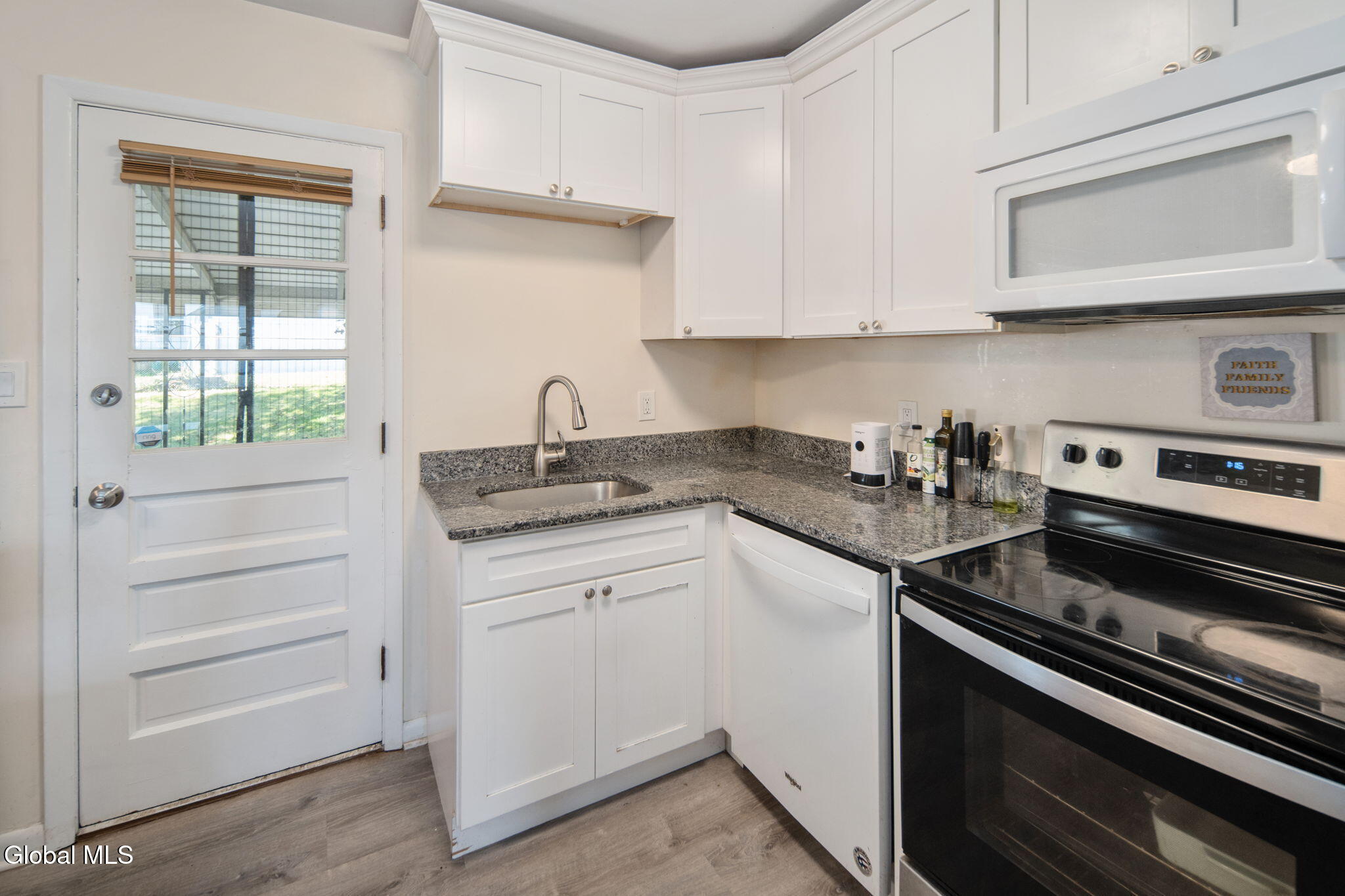 Rensselaer, New York 12144, United States, 3 Bedrooms Bedrooms, ,1 BathroomBathrooms,Residential,Active,225197