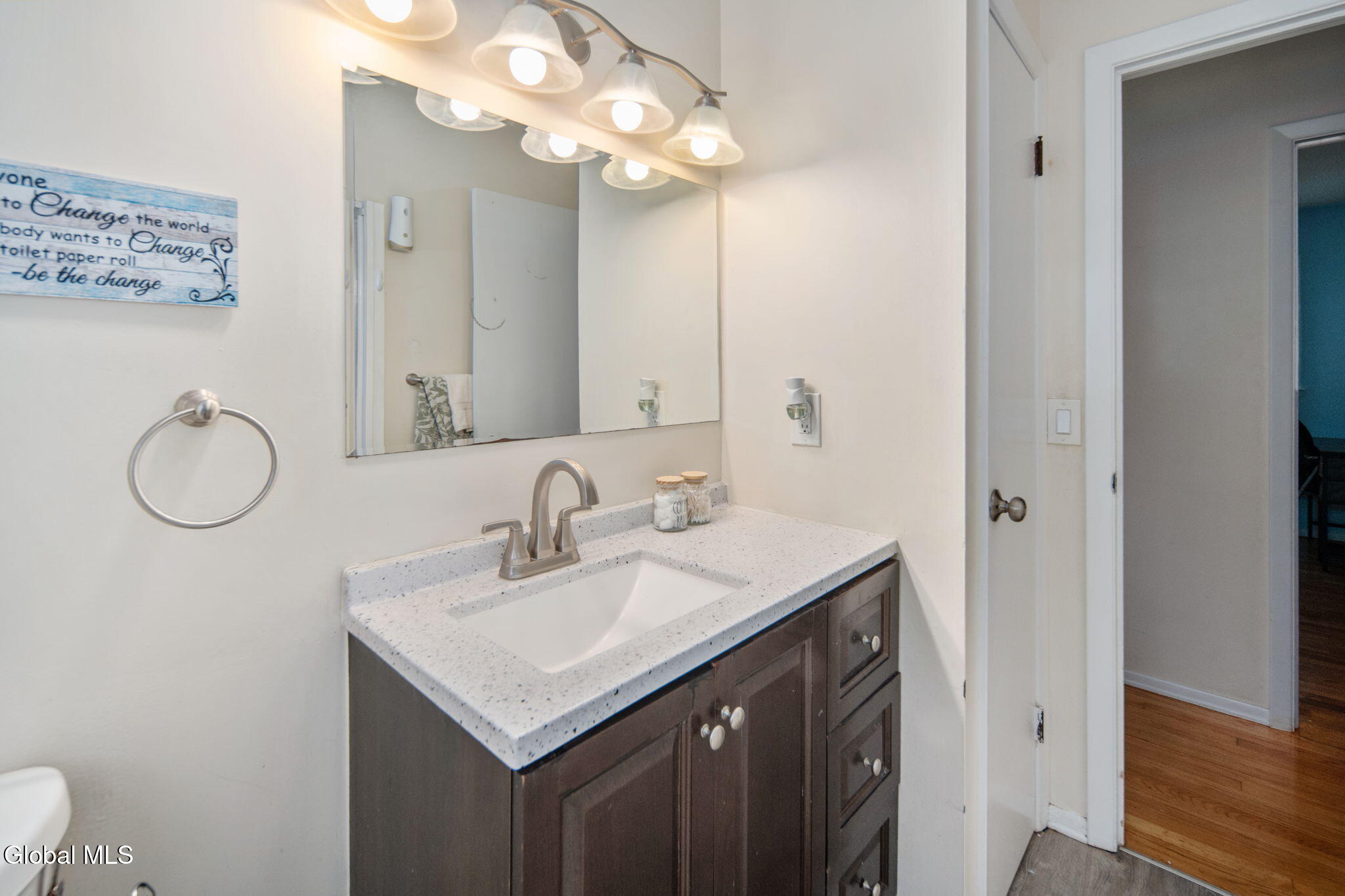 Rensselaer, New York 12144, United States, 3 Bedrooms Bedrooms, ,1 BathroomBathrooms,Residential,Active,225197