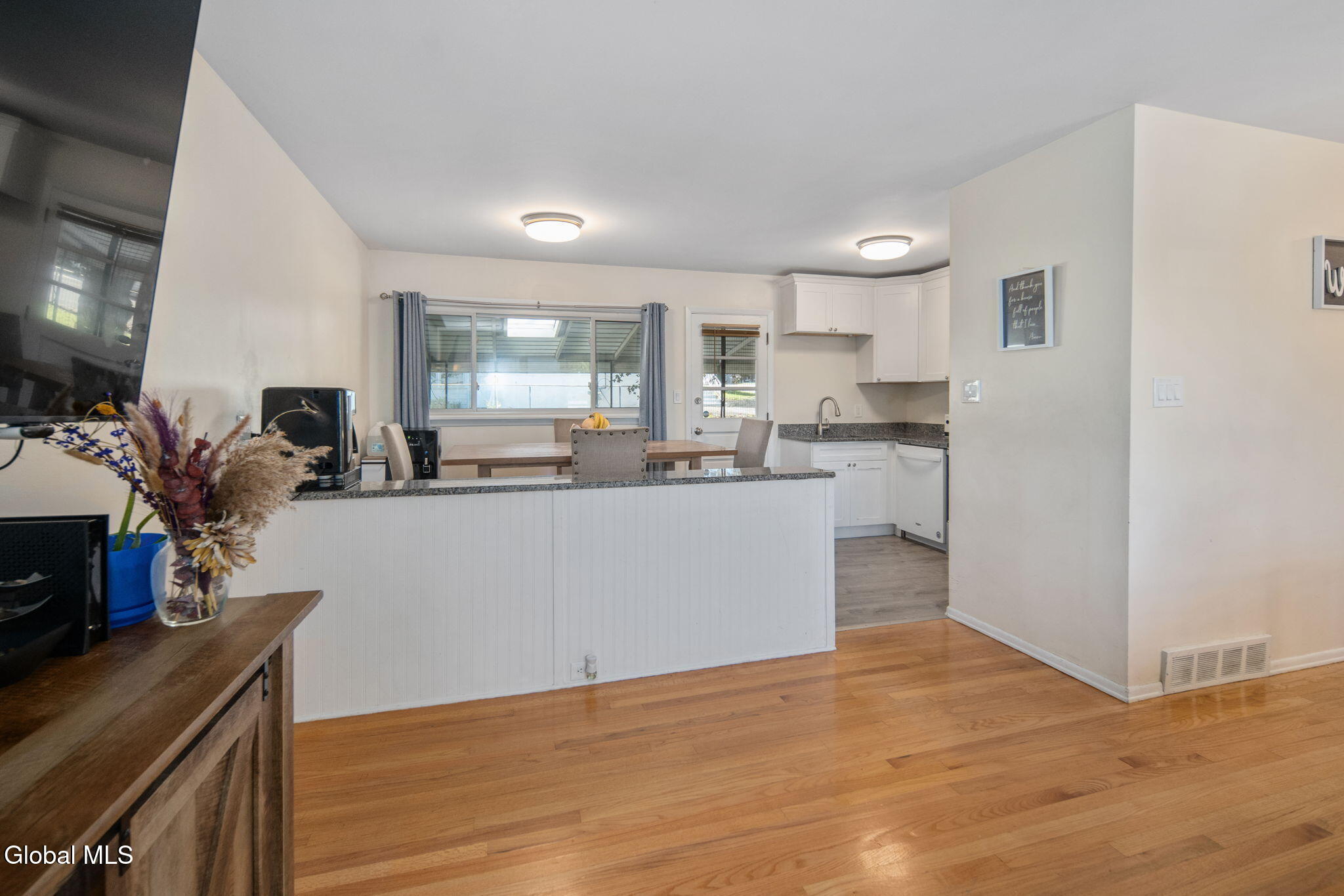 Rensselaer, New York 12144, United States, 3 Bedrooms Bedrooms, ,1 BathroomBathrooms,Residential,Active,225197