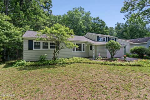 Photo of 24 Ellen Lane, Schenectady, NY 12302 (MLS # 202619946)