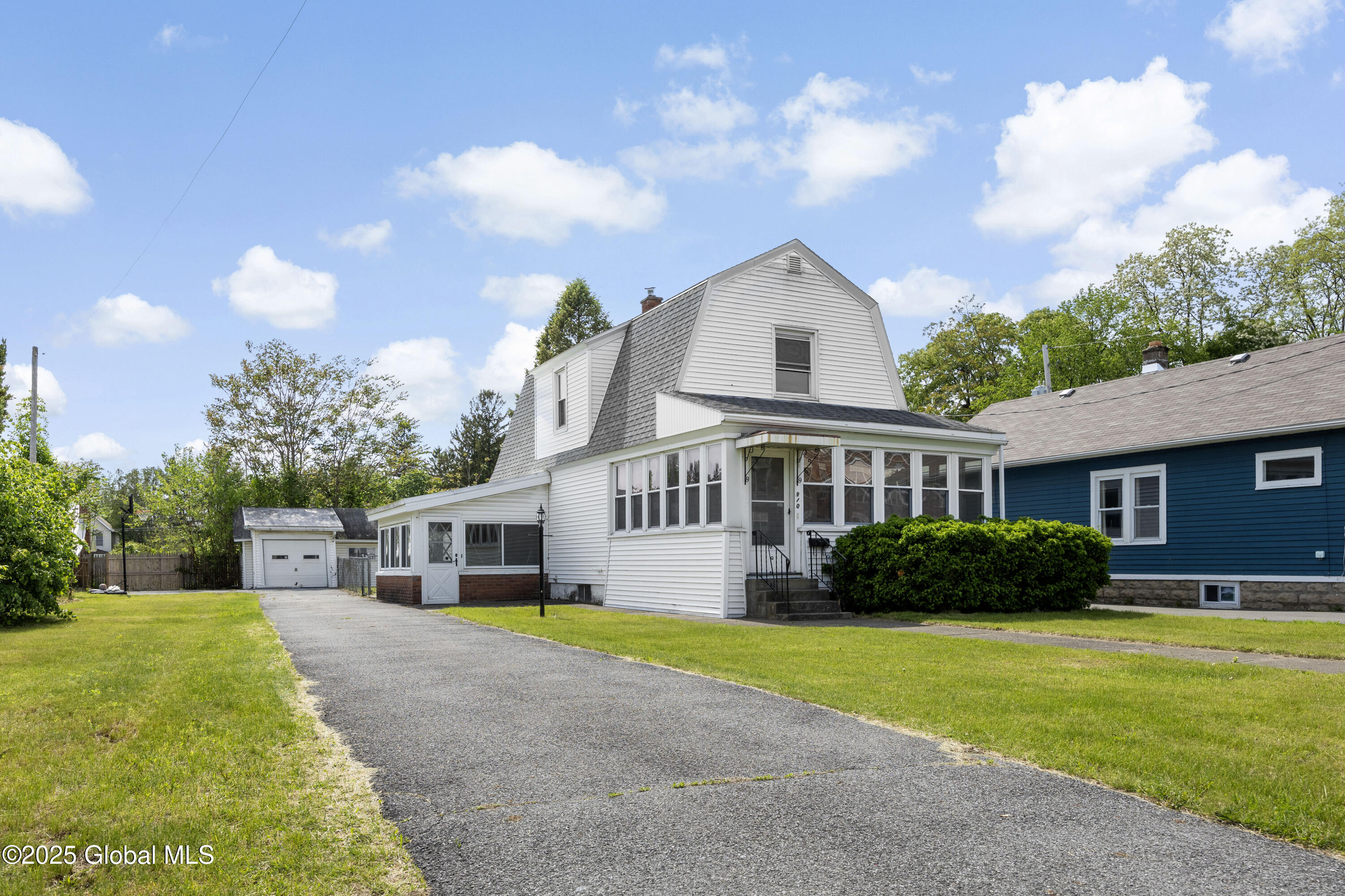 910 Draper Avenue, Schenectady, New York image 2