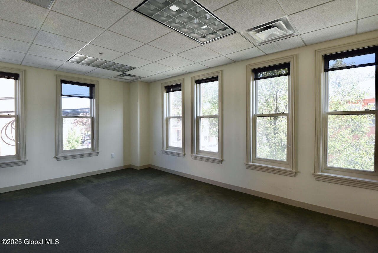 Saratoga Springs, New York 12866, United States, ,Residential,Active,23064