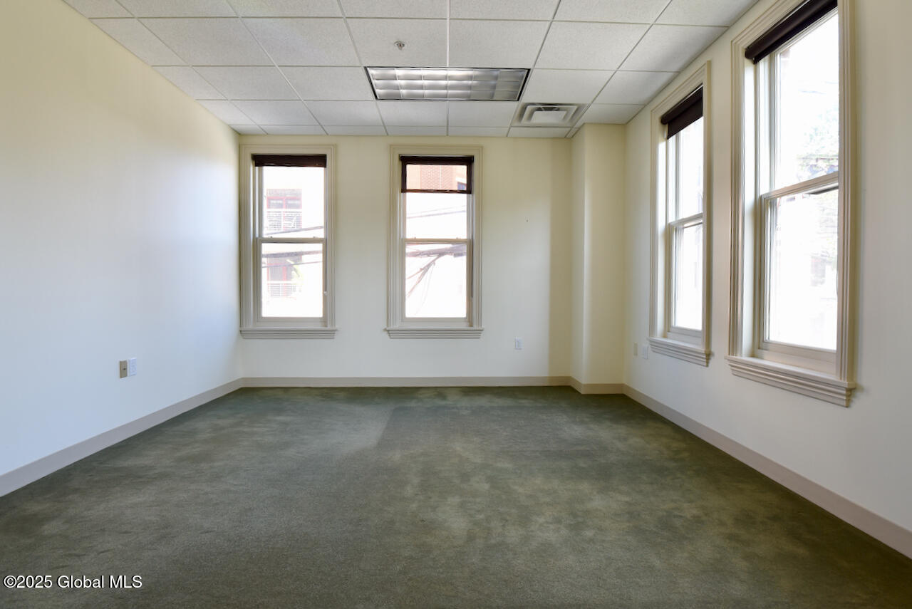 Saratoga Springs, New York 12866, United States, ,Residential,Active,23064