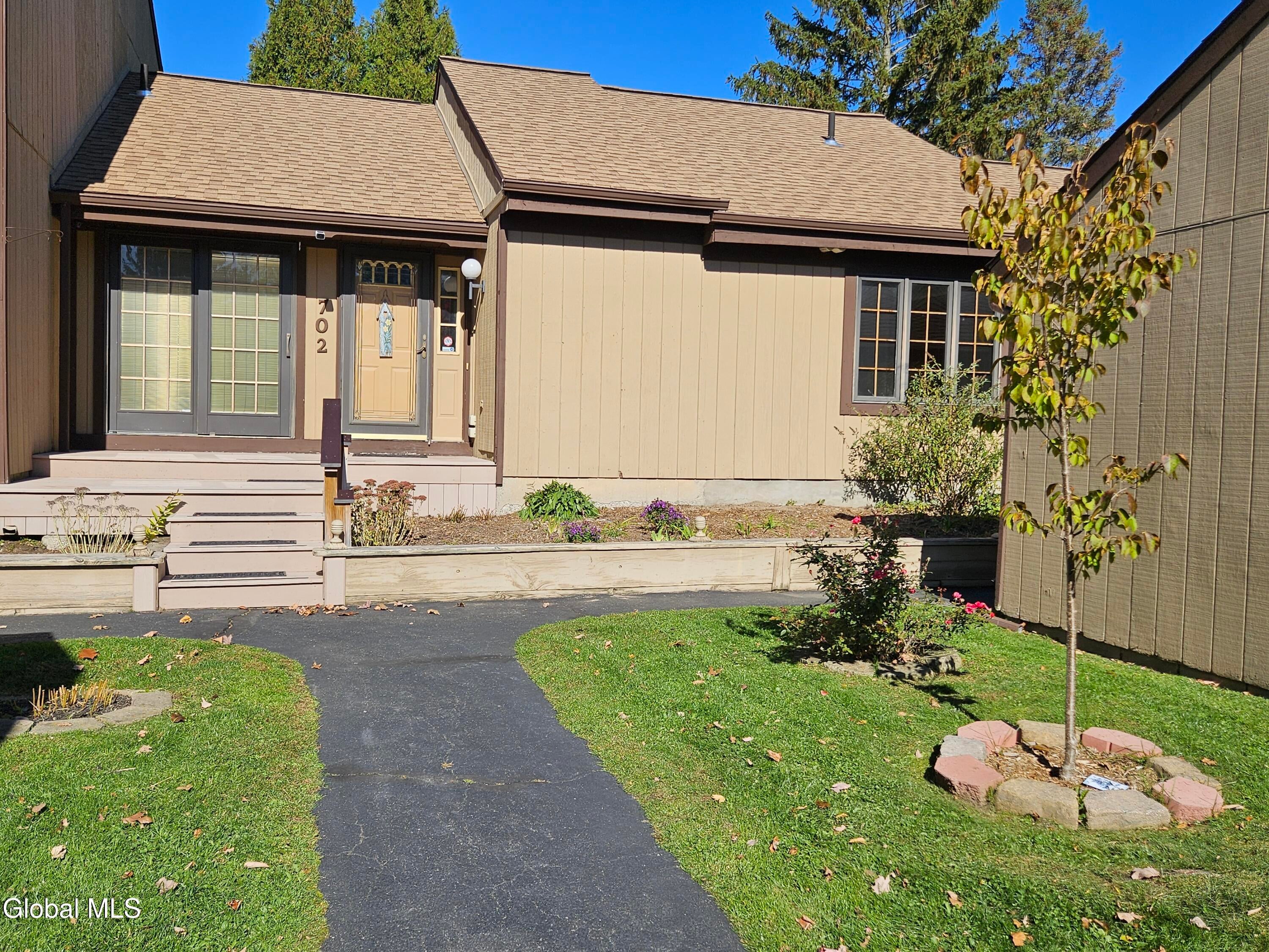 702 Huntington Court