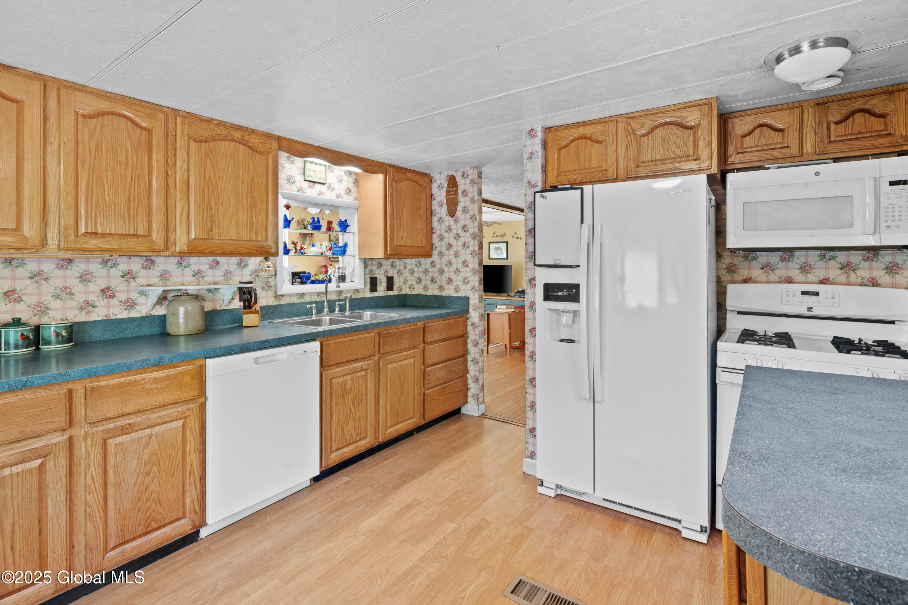 28 Buyce Cross, Athol, New York image 8