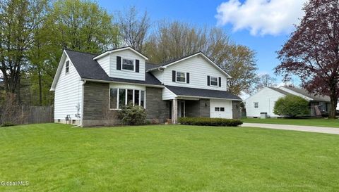 Photo of 24 Lorelei Lane, Glenville, NY 12302 (MLS # 202616825)