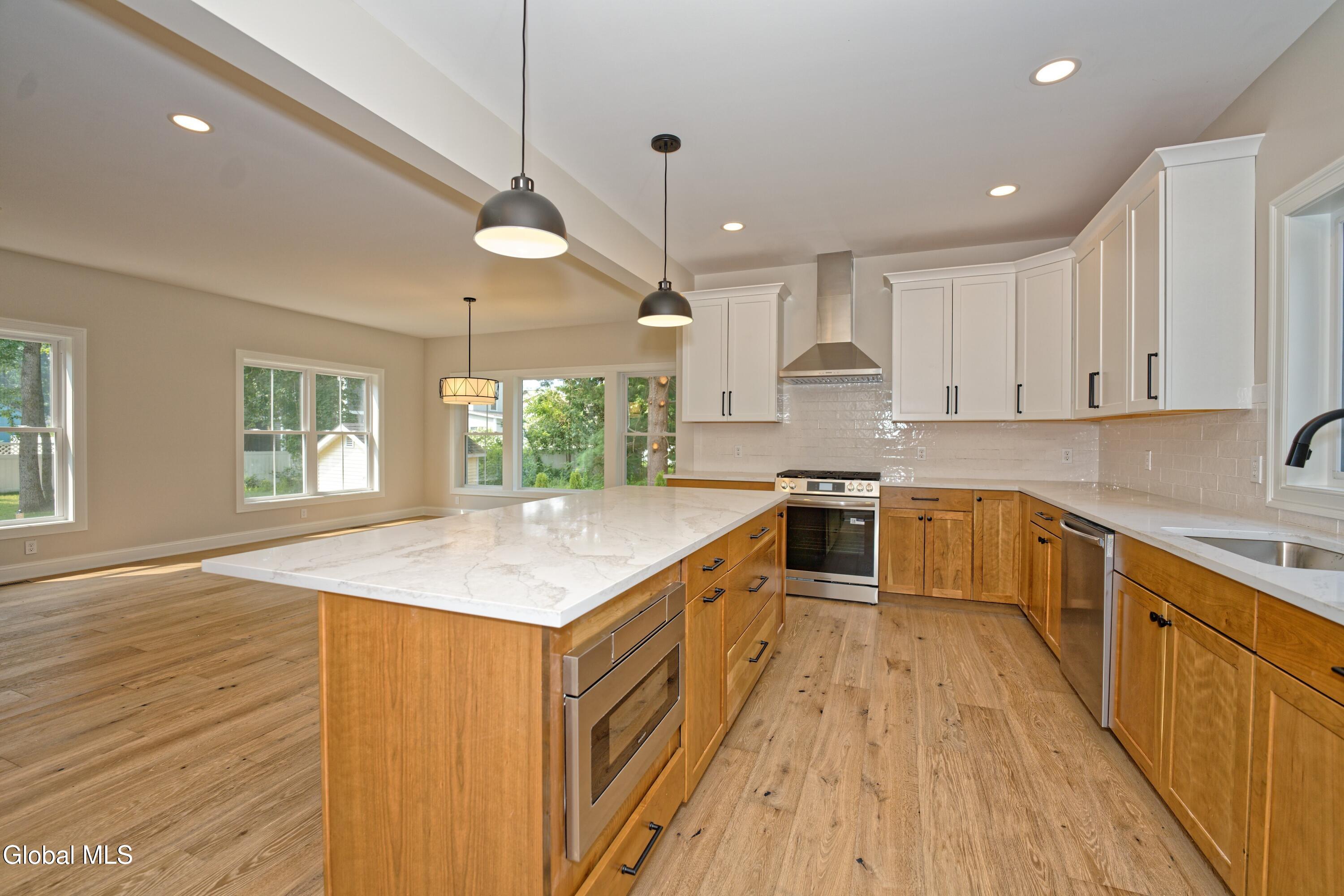 Saratoga Springs, New York 12866, United States, 4 Bedrooms Bedrooms, ,3 BathroomsBathrooms,Residential,Active,140186