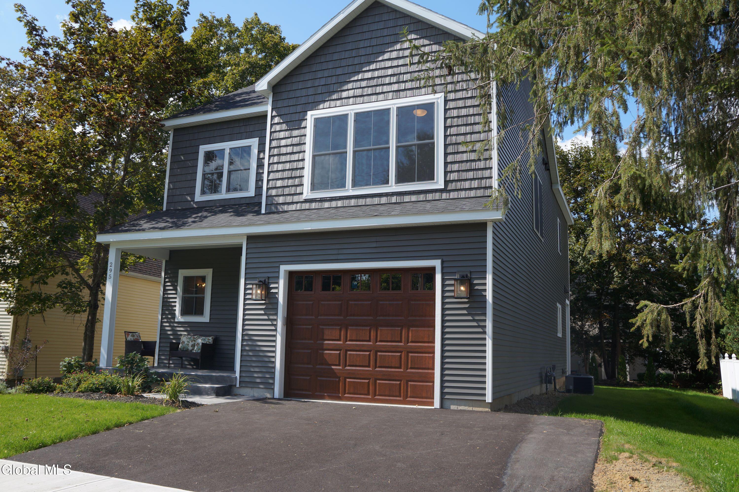 Saratoga Springs, New York 12866, United States, 4 Bedrooms Bedrooms, ,3 BathroomsBathrooms,Residential,Active,140186