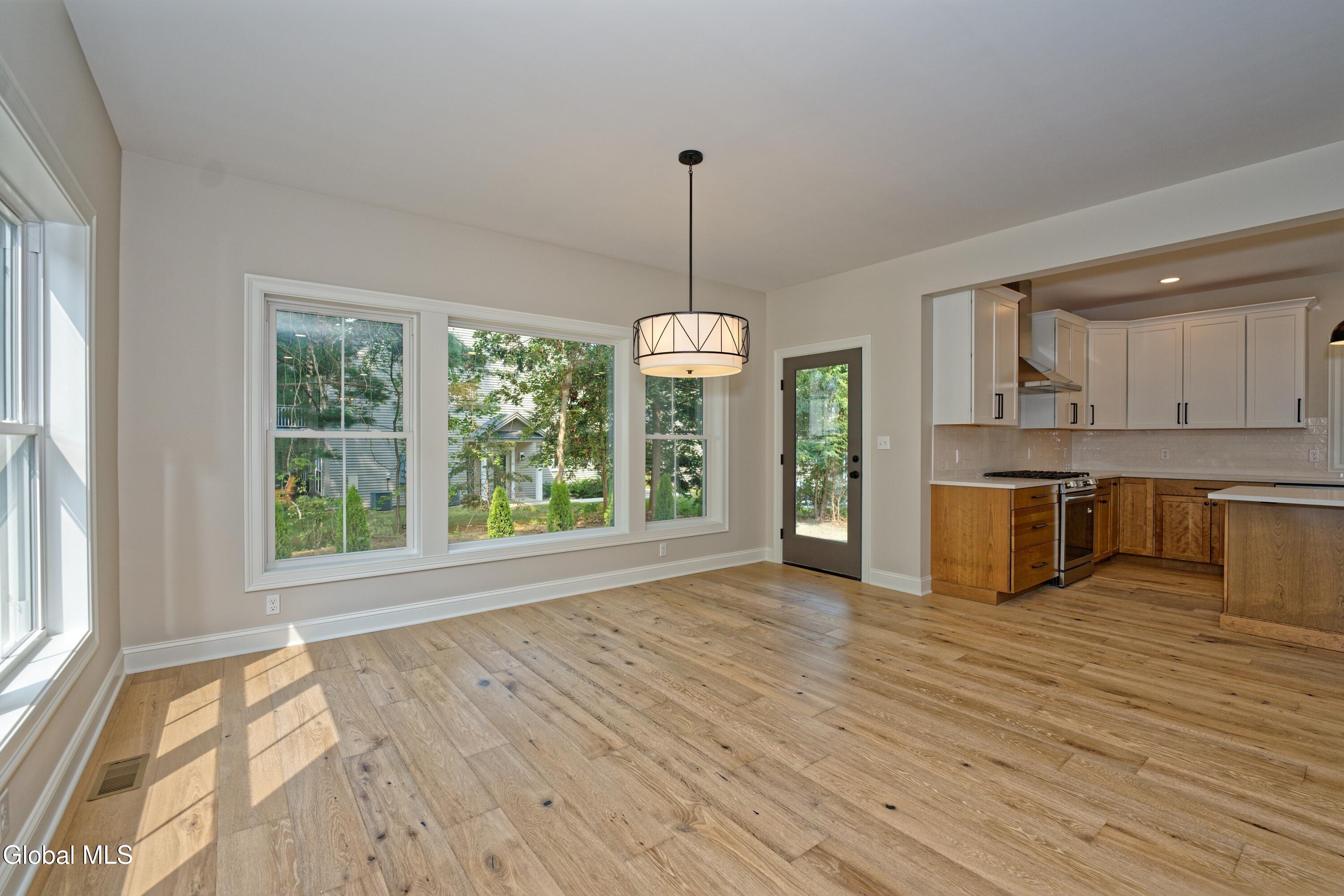 Saratoga Springs, New York 12866, United States, 4 Bedrooms Bedrooms, ,3 BathroomsBathrooms,Residential,Active,140186