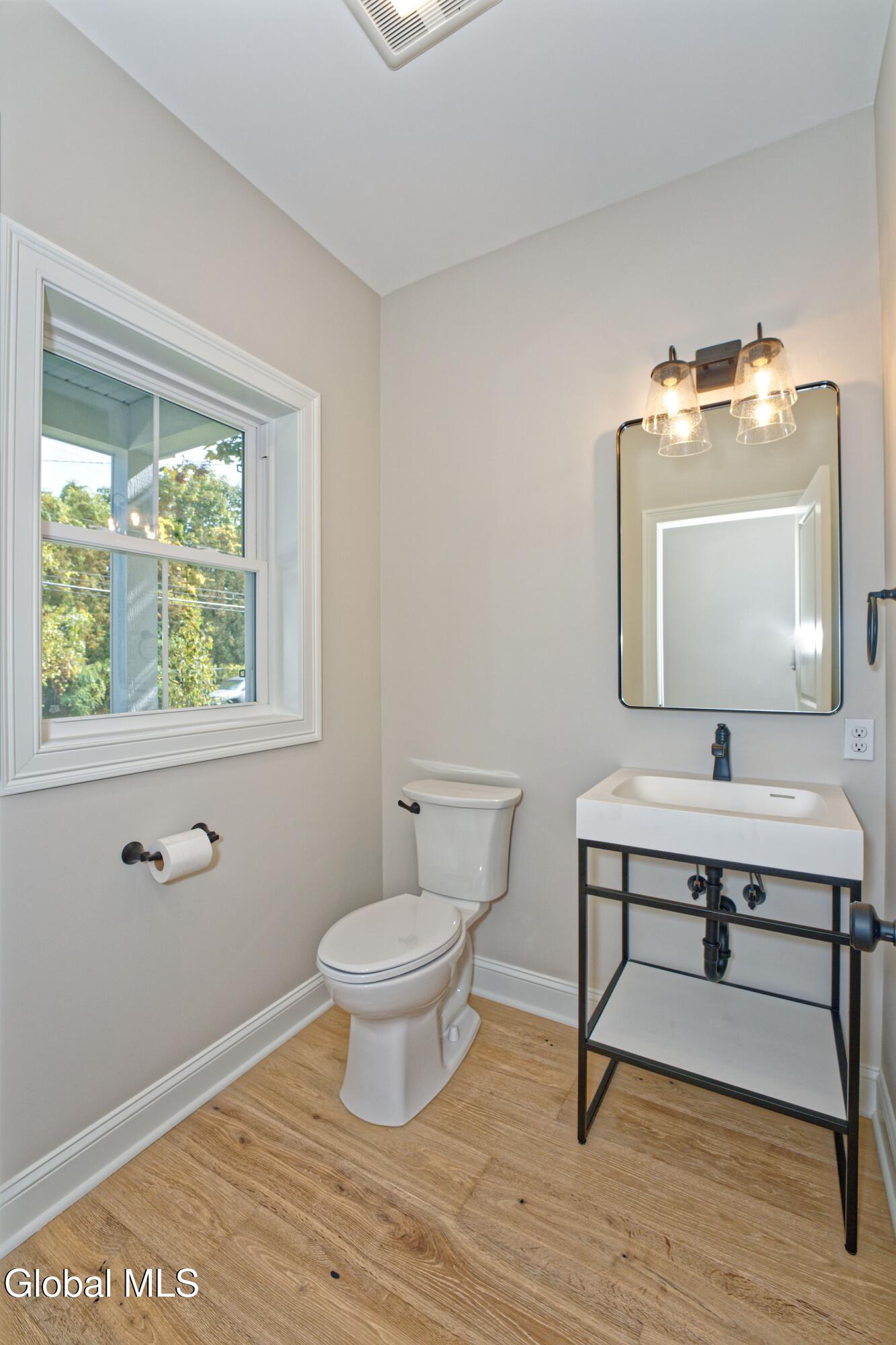 Saratoga Springs, New York 12866, United States, 4 Bedrooms Bedrooms, ,3 BathroomsBathrooms,Residential,Active,140186