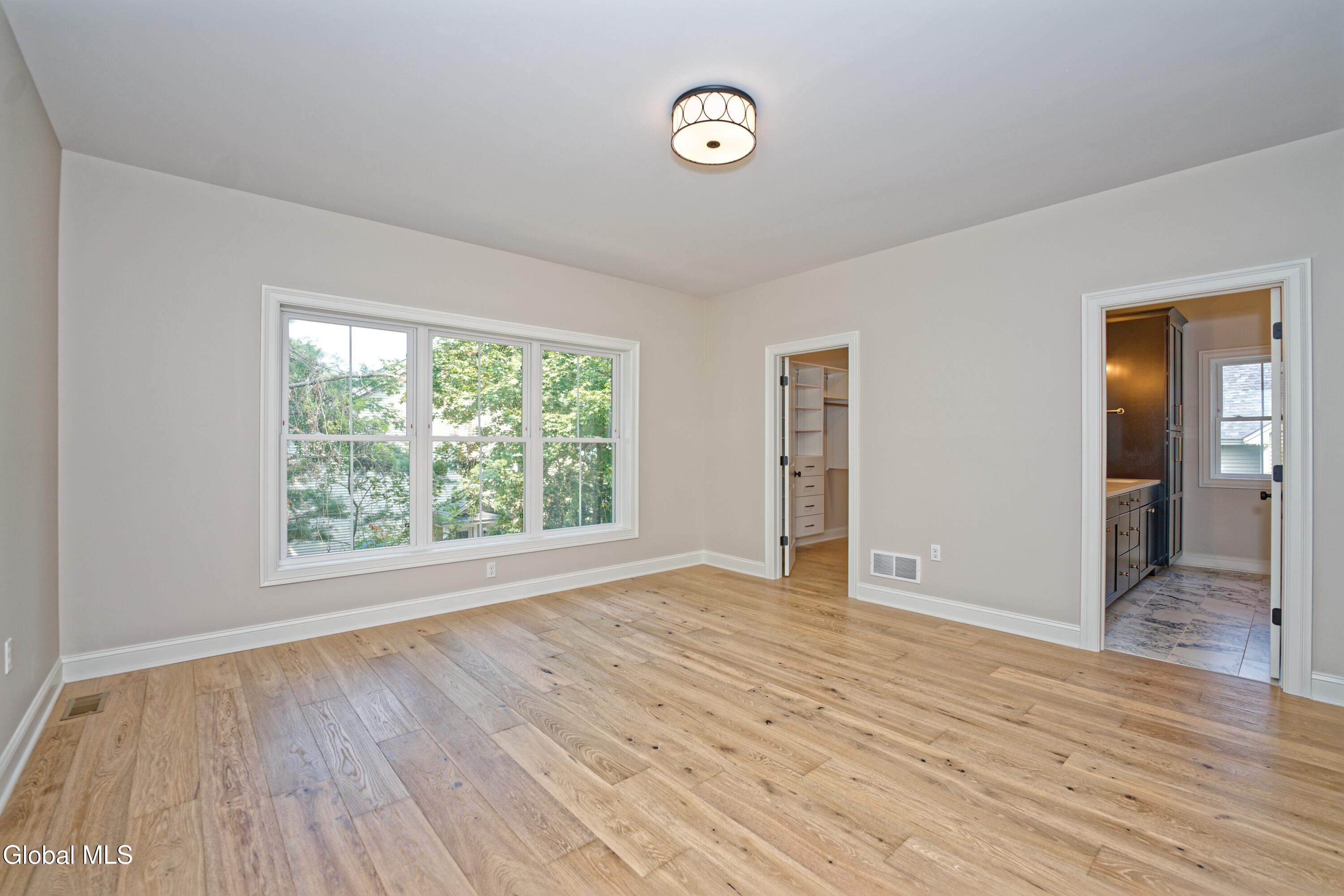 Saratoga Springs, New York 12866, United States, 4 Bedrooms Bedrooms, ,3 BathroomsBathrooms,Residential,Active,140186