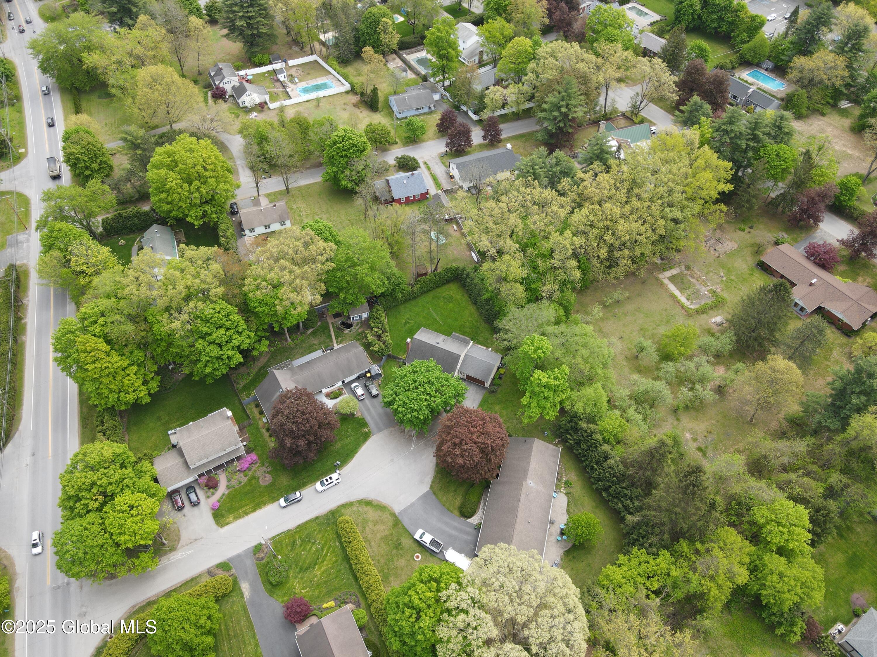 5 Moon Drive, Saratoga Springs, New York image 9