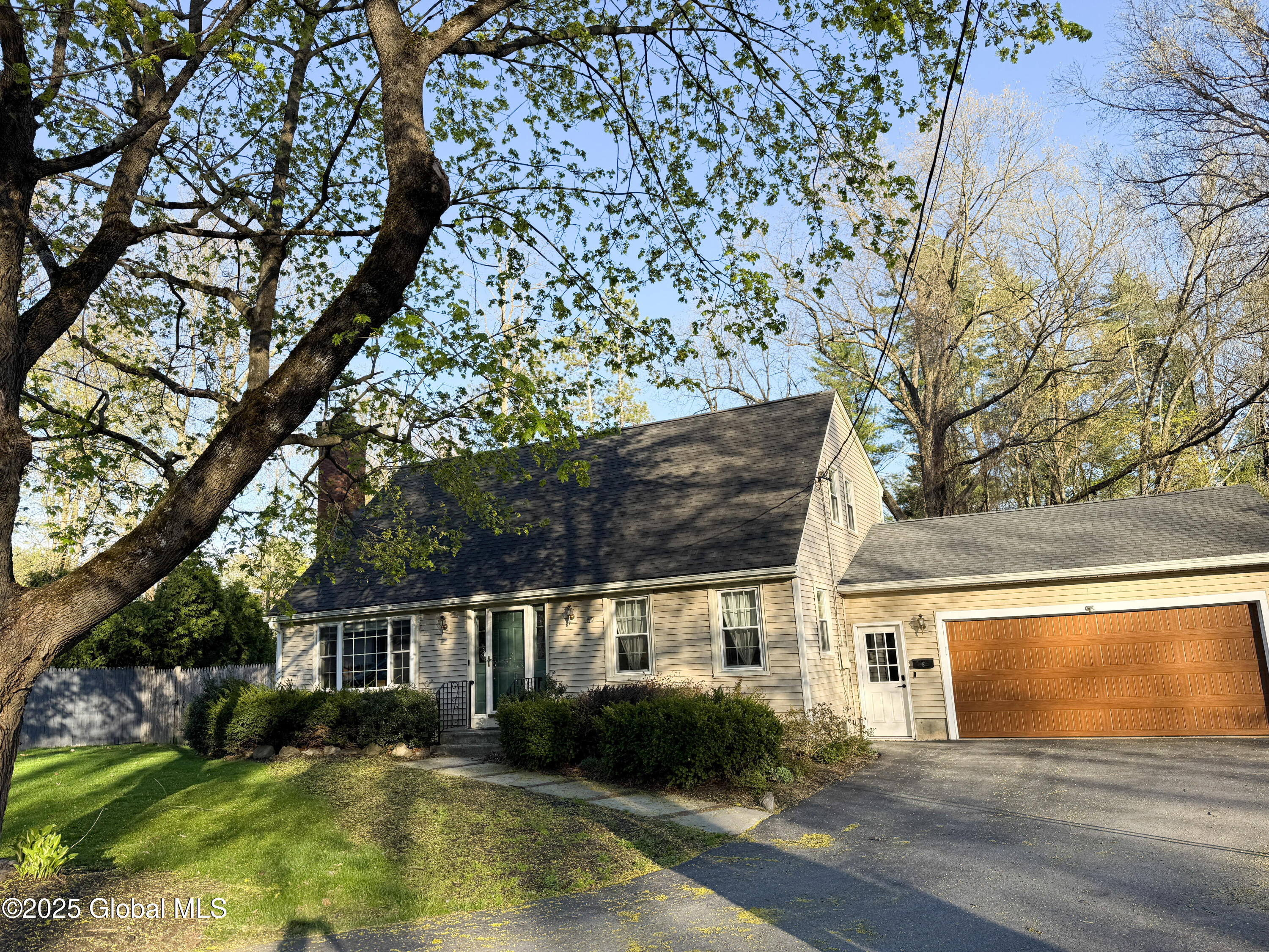 5 Moon Drive, Saratoga Springs, New York image 3