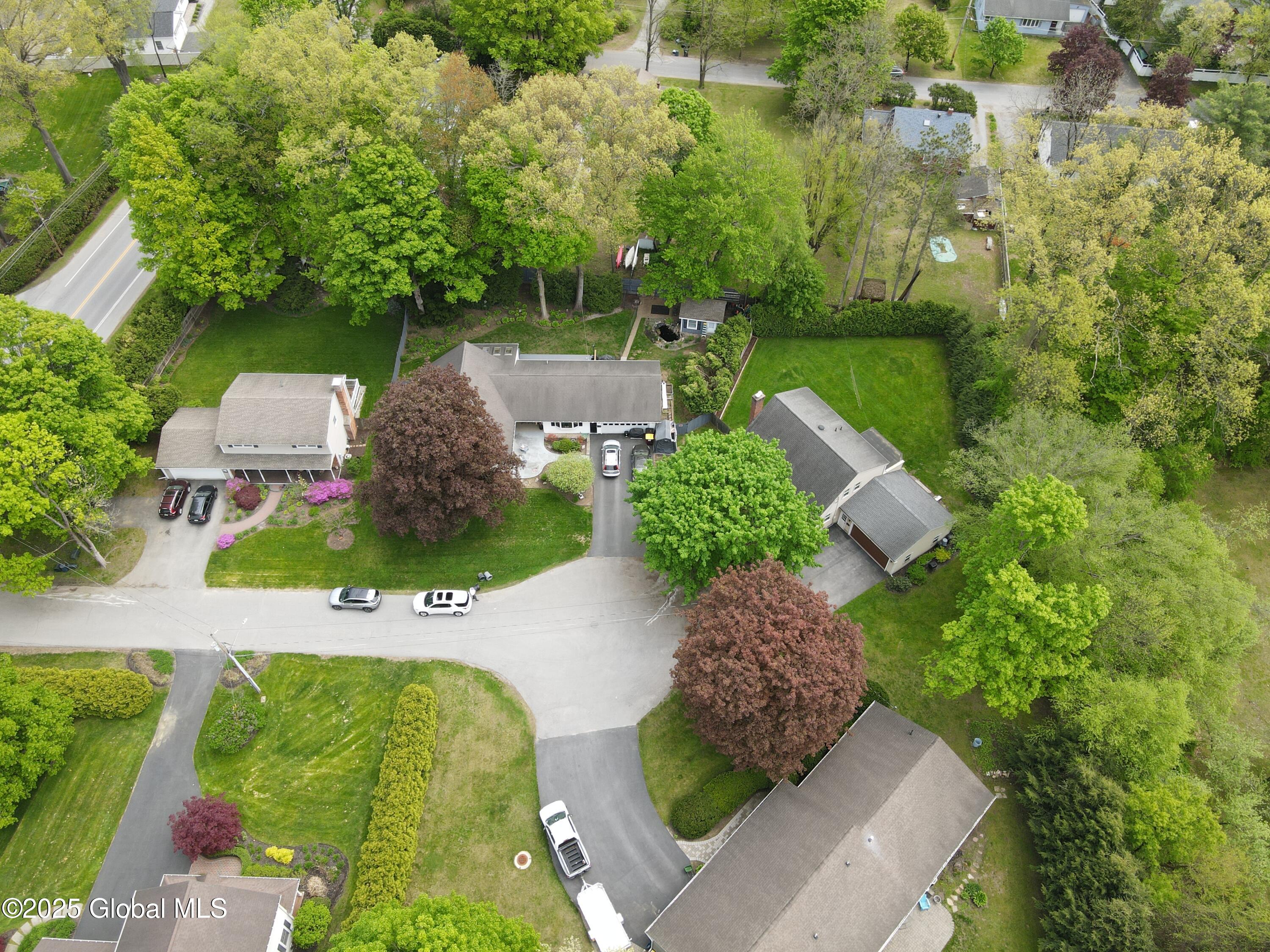 5 Moon Drive, Saratoga Springs, New York image 8