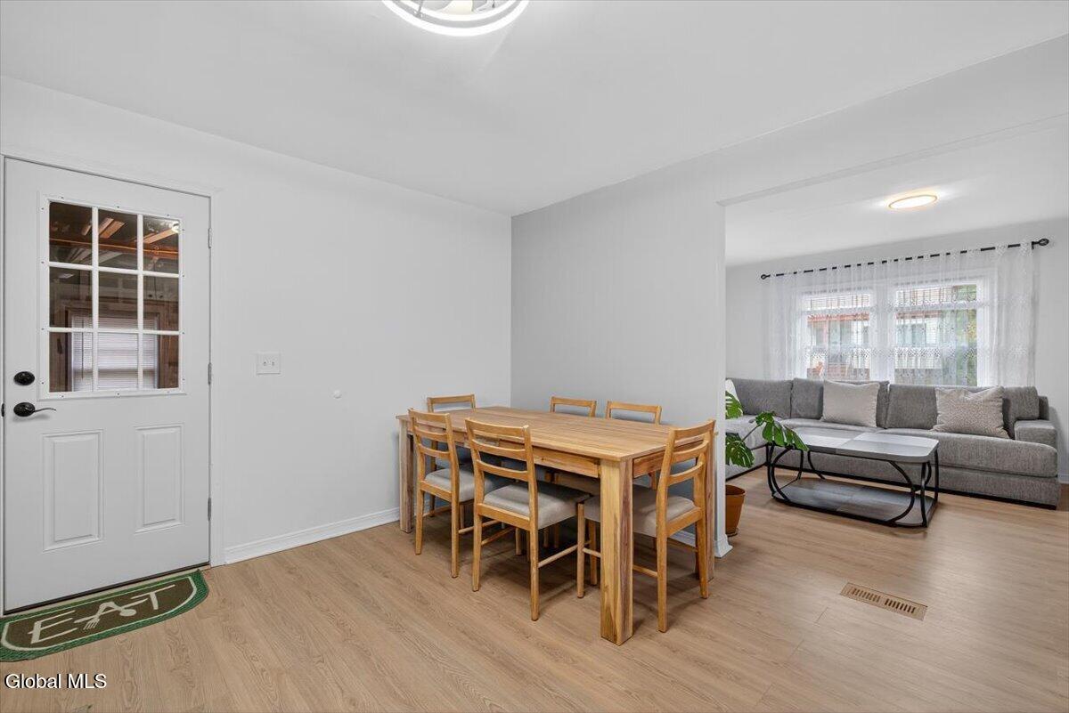 Schenectady, New York 12306, United States, 4 Bedrooms Bedrooms, ,1 BathroomBathrooms,Residential,Active,229935