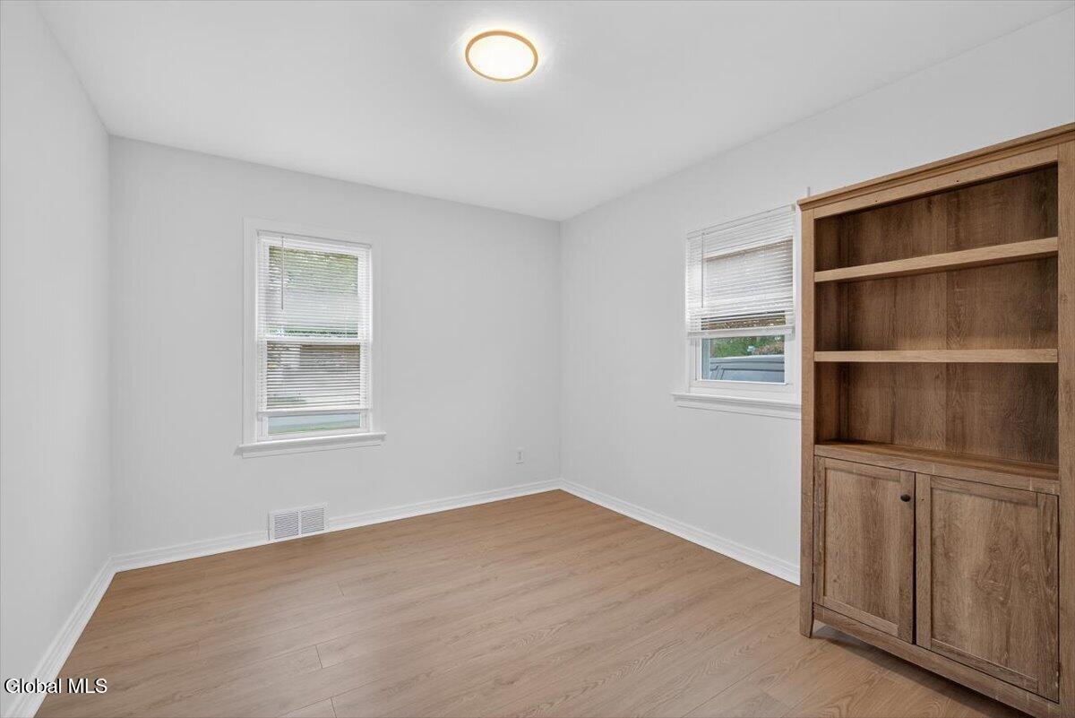 Schenectady, New York 12306, United States, 4 Bedrooms Bedrooms, ,1 BathroomBathrooms,Residential,Active,229935