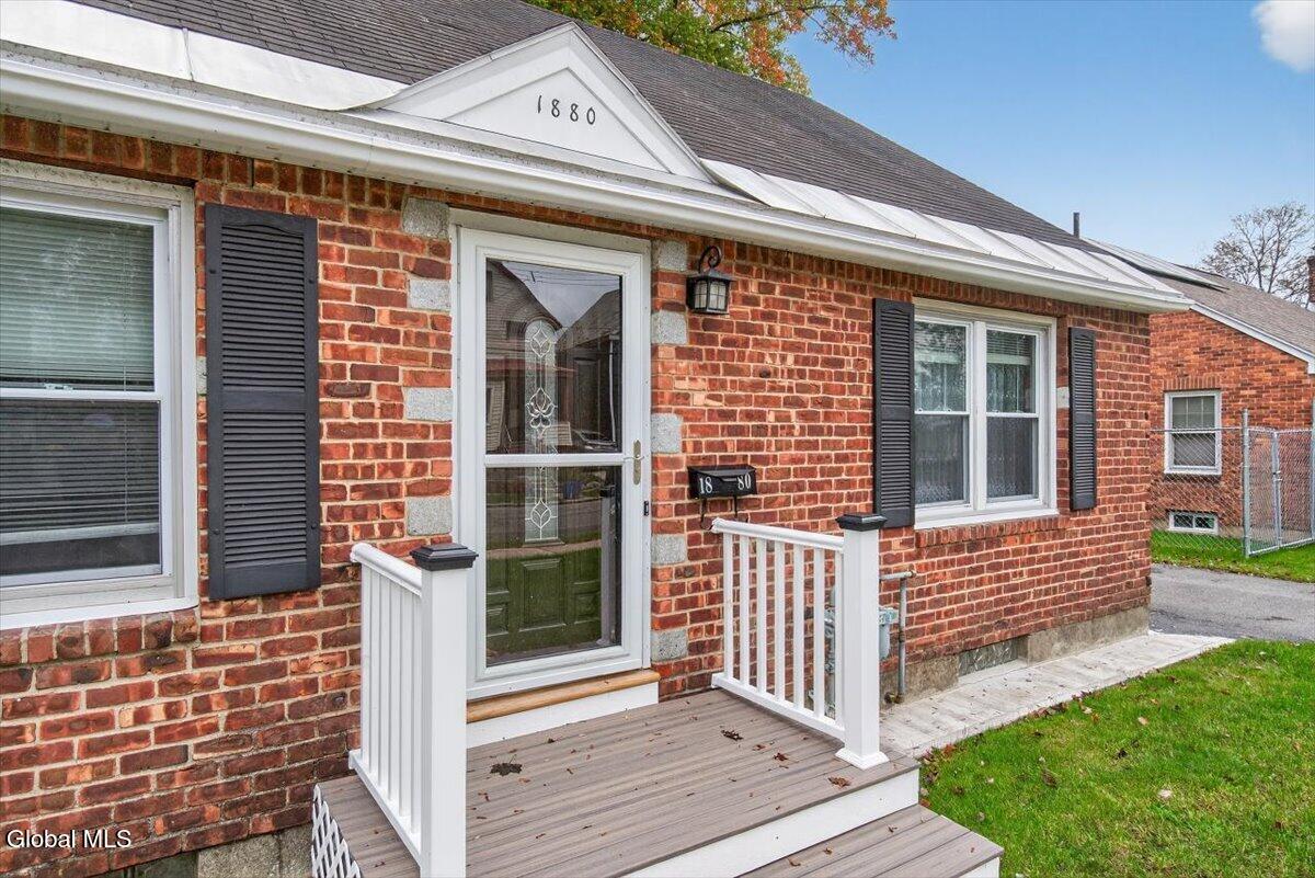 Schenectady, New York 12306, United States, 4 Bedrooms Bedrooms, ,1 BathroomBathrooms,Residential,Active,229935