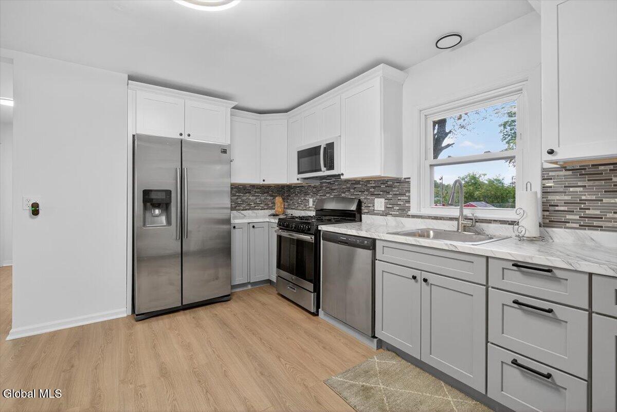 Schenectady, New York 12306, United States, 4 Bedrooms Bedrooms, ,1 BathroomBathrooms,Residential,Active,229935