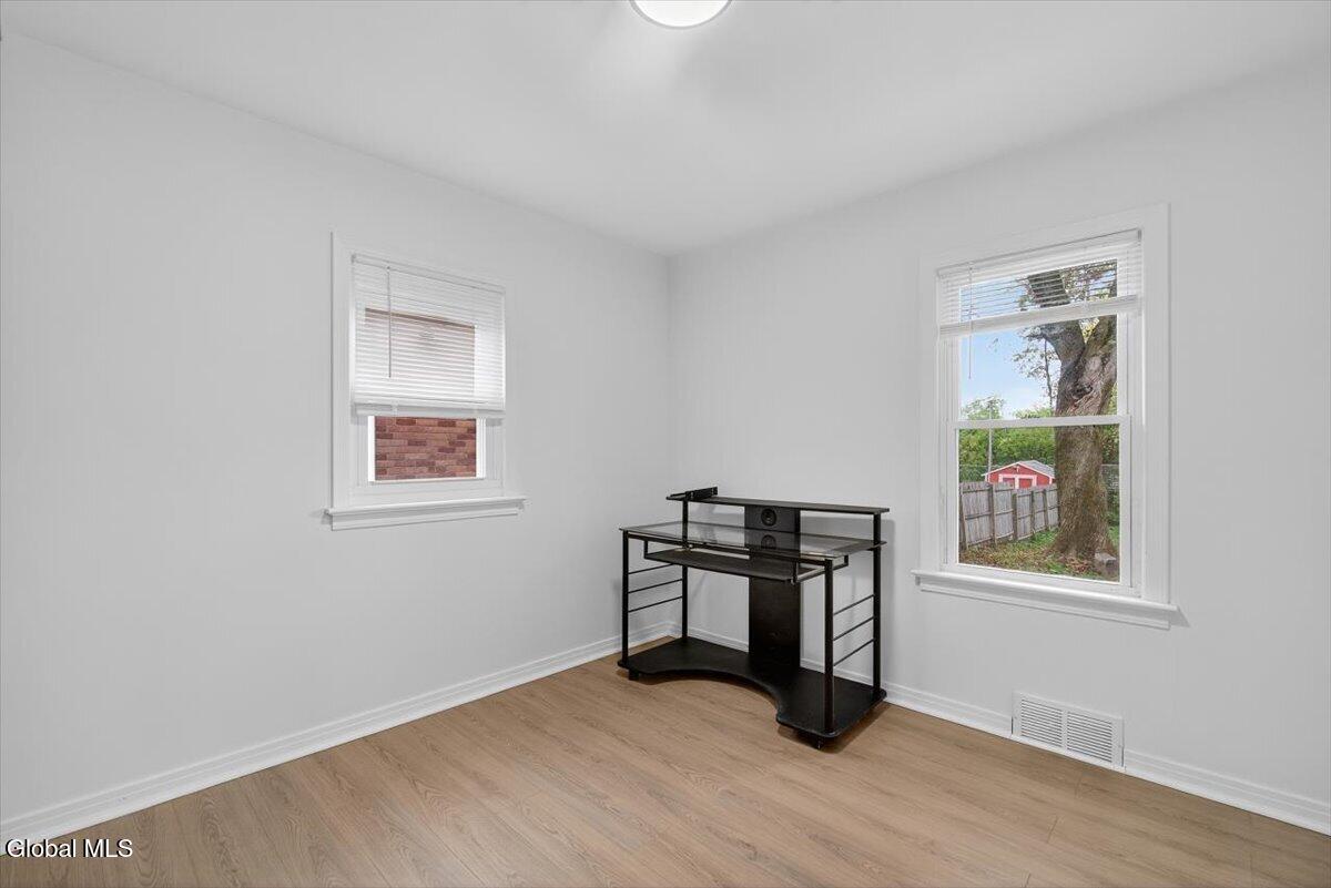 Schenectady, New York 12306, United States, 4 Bedrooms Bedrooms, ,1 BathroomBathrooms,Residential,Active,229935