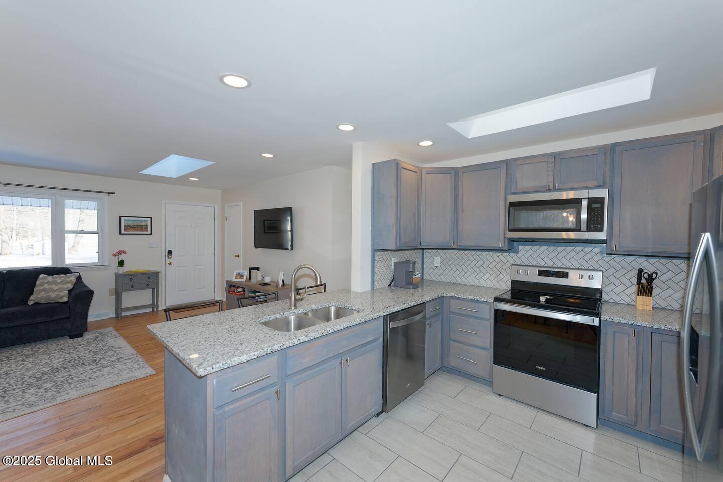 79 Trottingham Court, Saratoga Springs, New York image 7