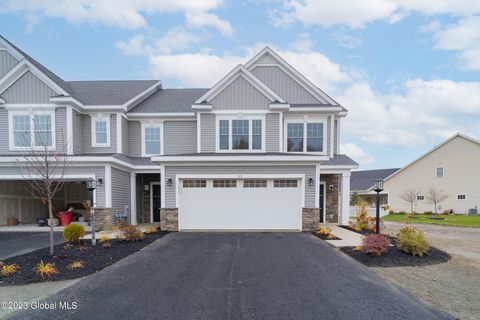 Townhouse For Sale - 51 Priddle Lane<br/> Latham, NY 12110