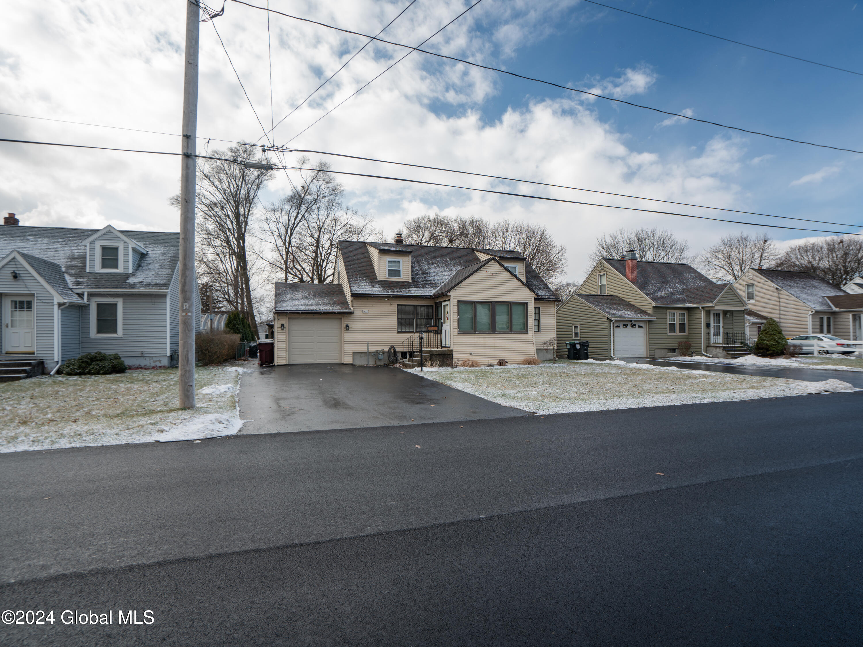 2033 Careleon Road, Schenectady, New York image 23