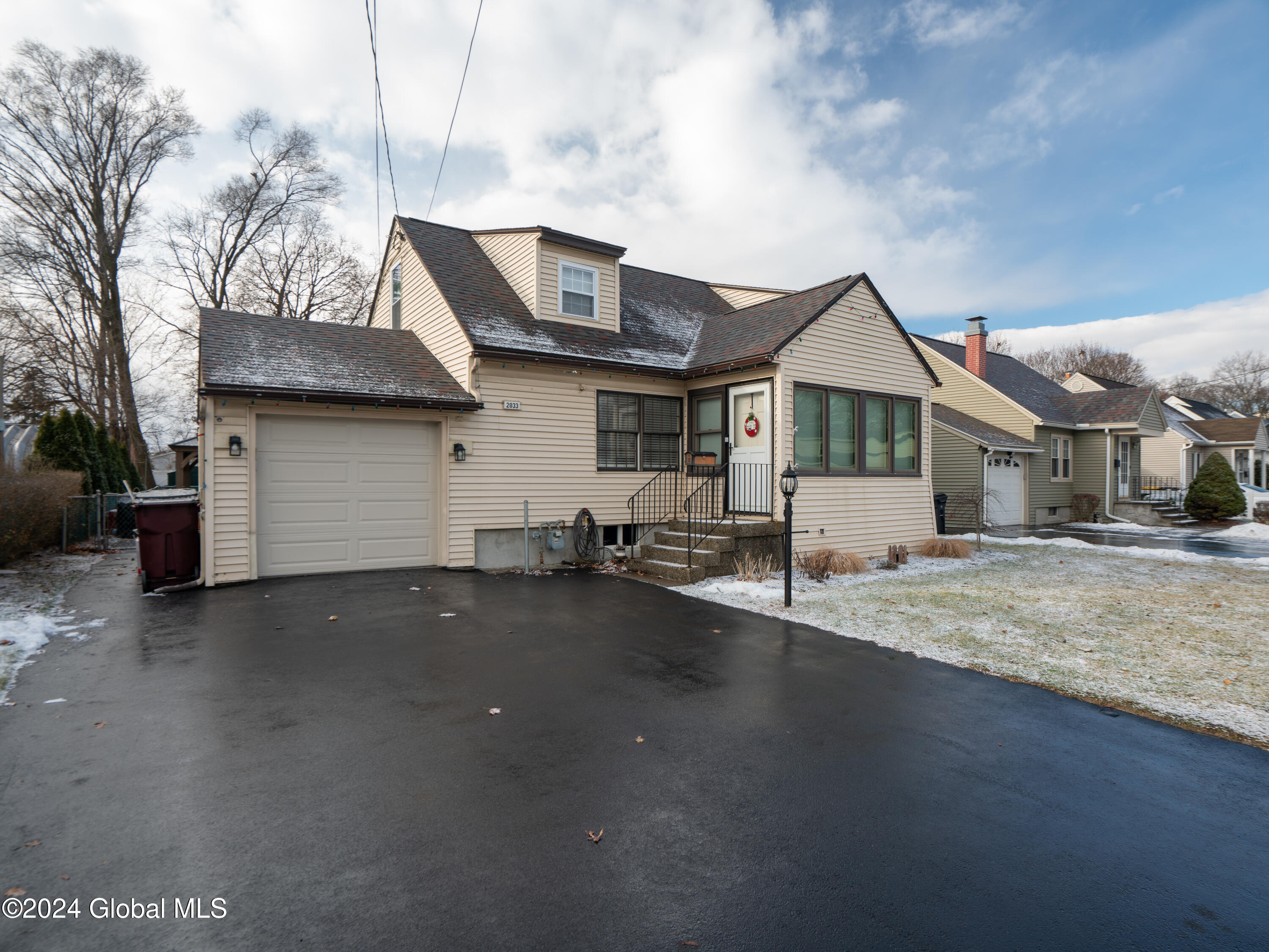 2033 Careleon Road, Schenectady, New York image 2