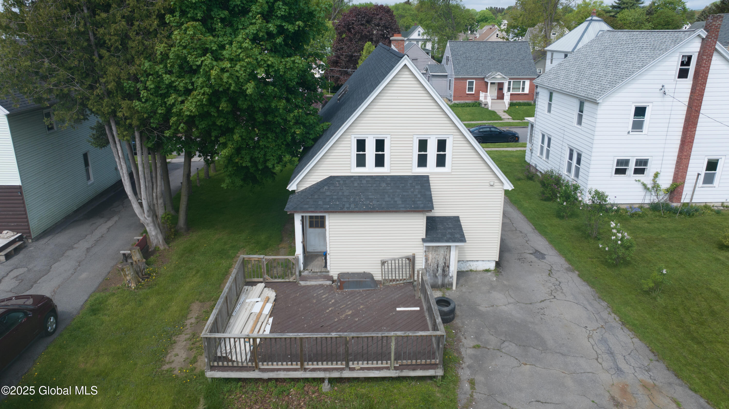 8 Rosewood Avenue, Johnstown, New York image 35